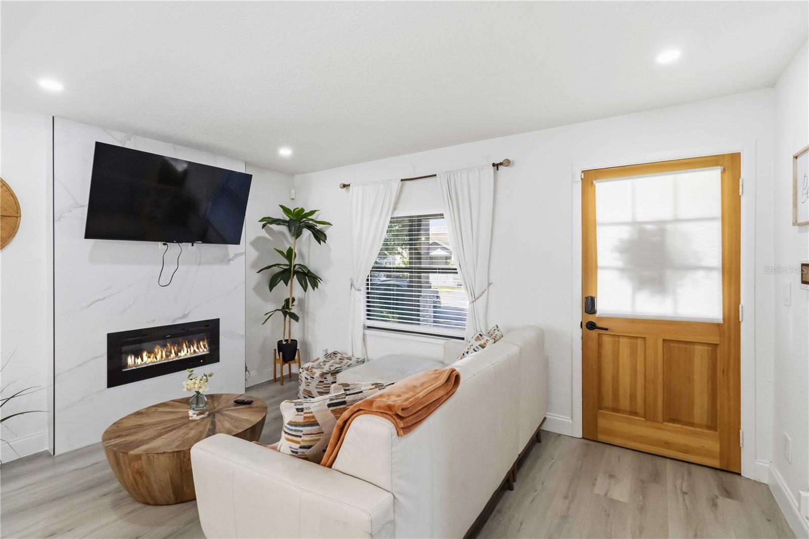 Image 5 of 31 For 2925 24th Street N