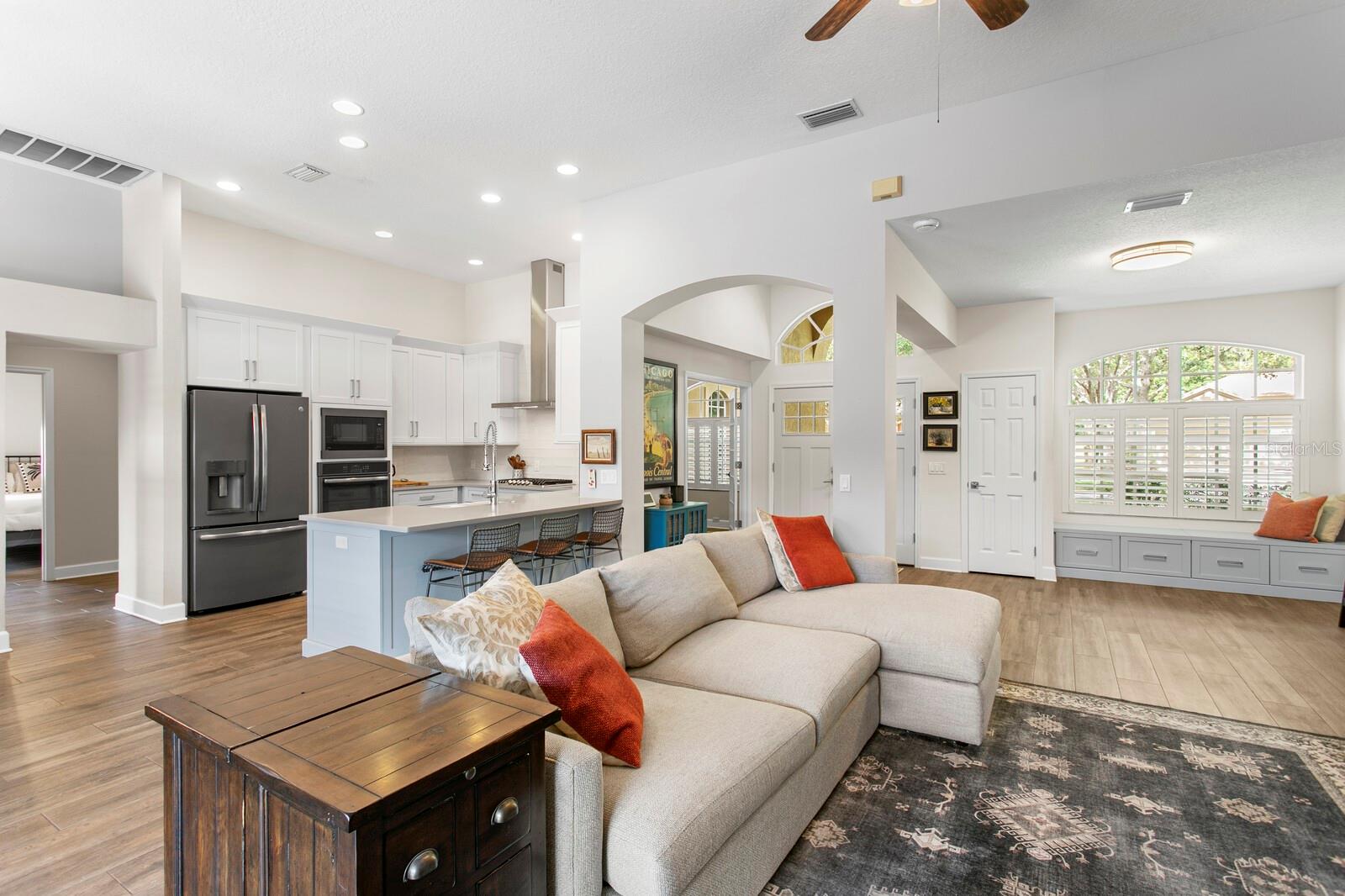 Image 14 of 66 For 8519 Portage Avenue