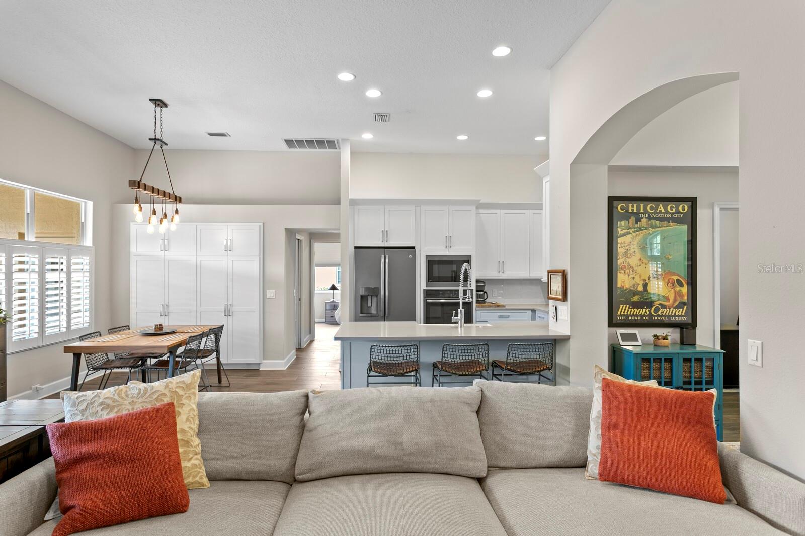 Image 15 of 66 For 8519 Portage Avenue