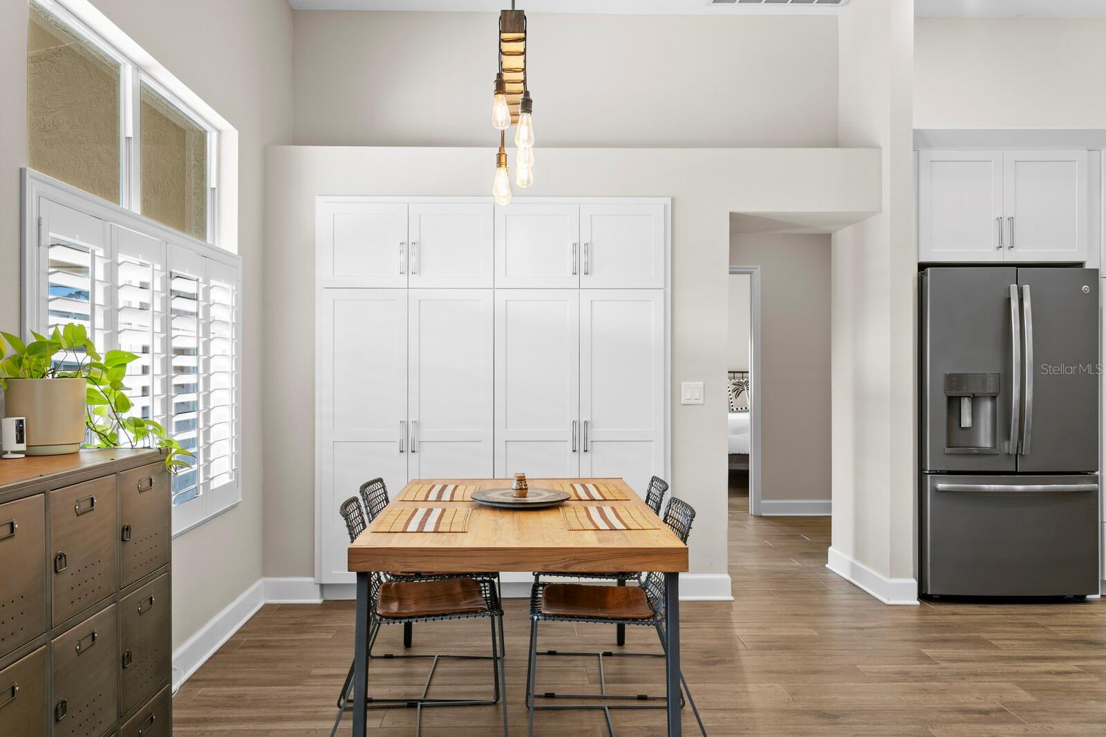 Image 16 of 66 For 8519 Portage Avenue