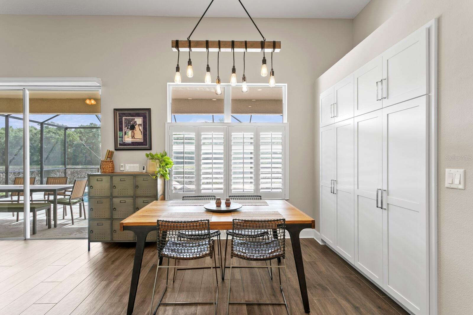 Image 17 of 66 For 8519 Portage Avenue