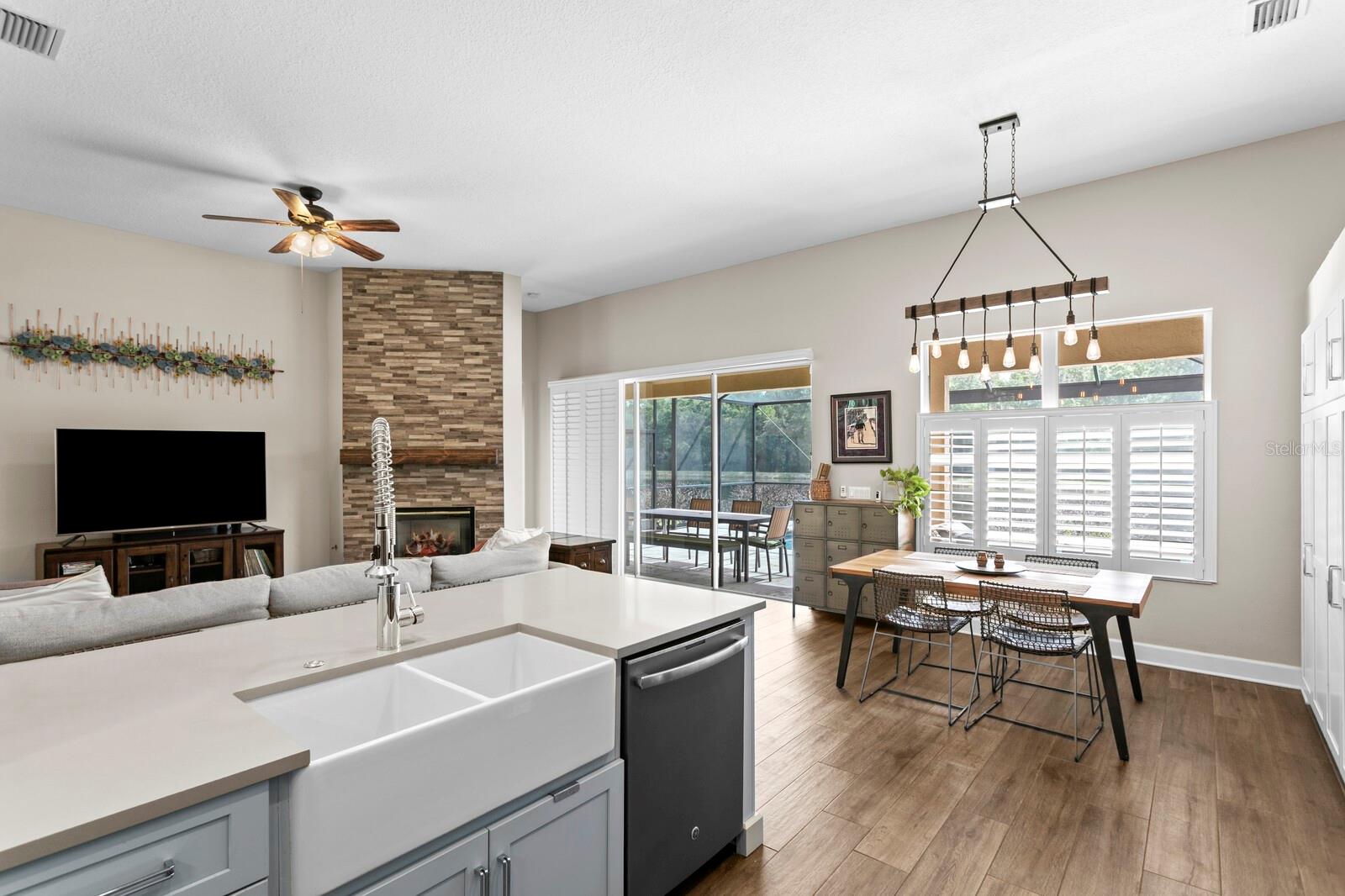 Image 22 of 66 For 8519 Portage Avenue