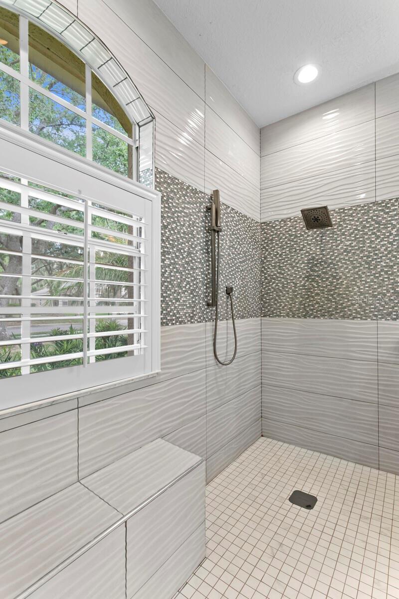 Image 30 of 66 For 8519 Portage Avenue