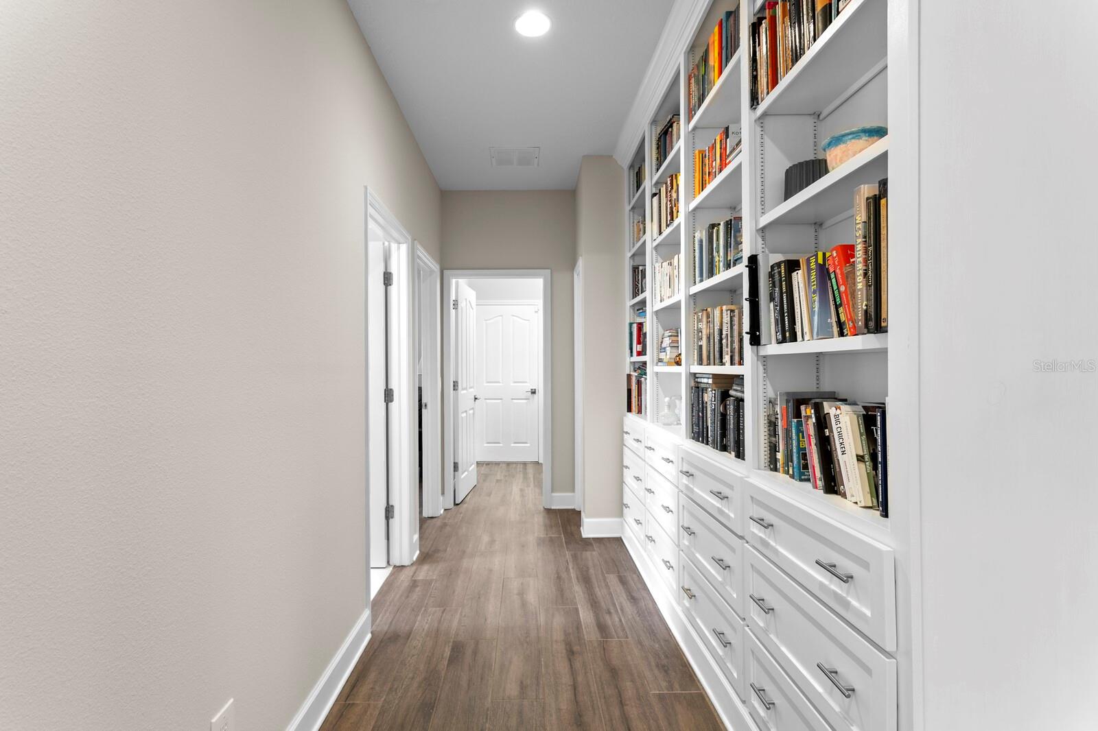 Image 31 of 66 For 8519 Portage Avenue