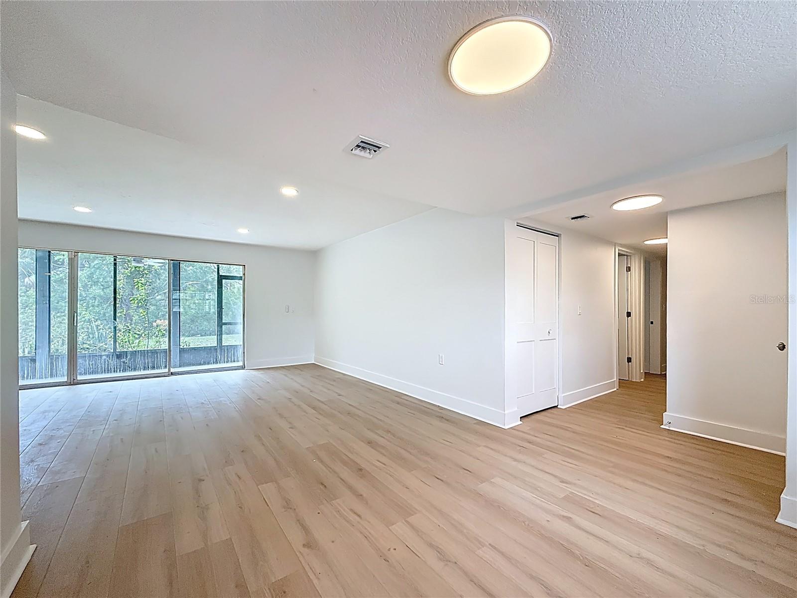 Image 15 of 40 For 200 Country Club Drive 1301