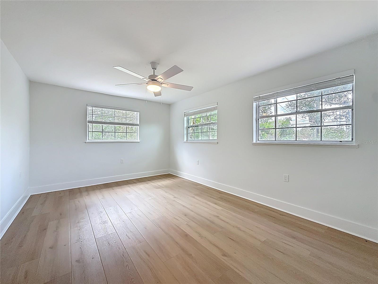 Image 17 of 40 For 200 Country Club Drive 1301