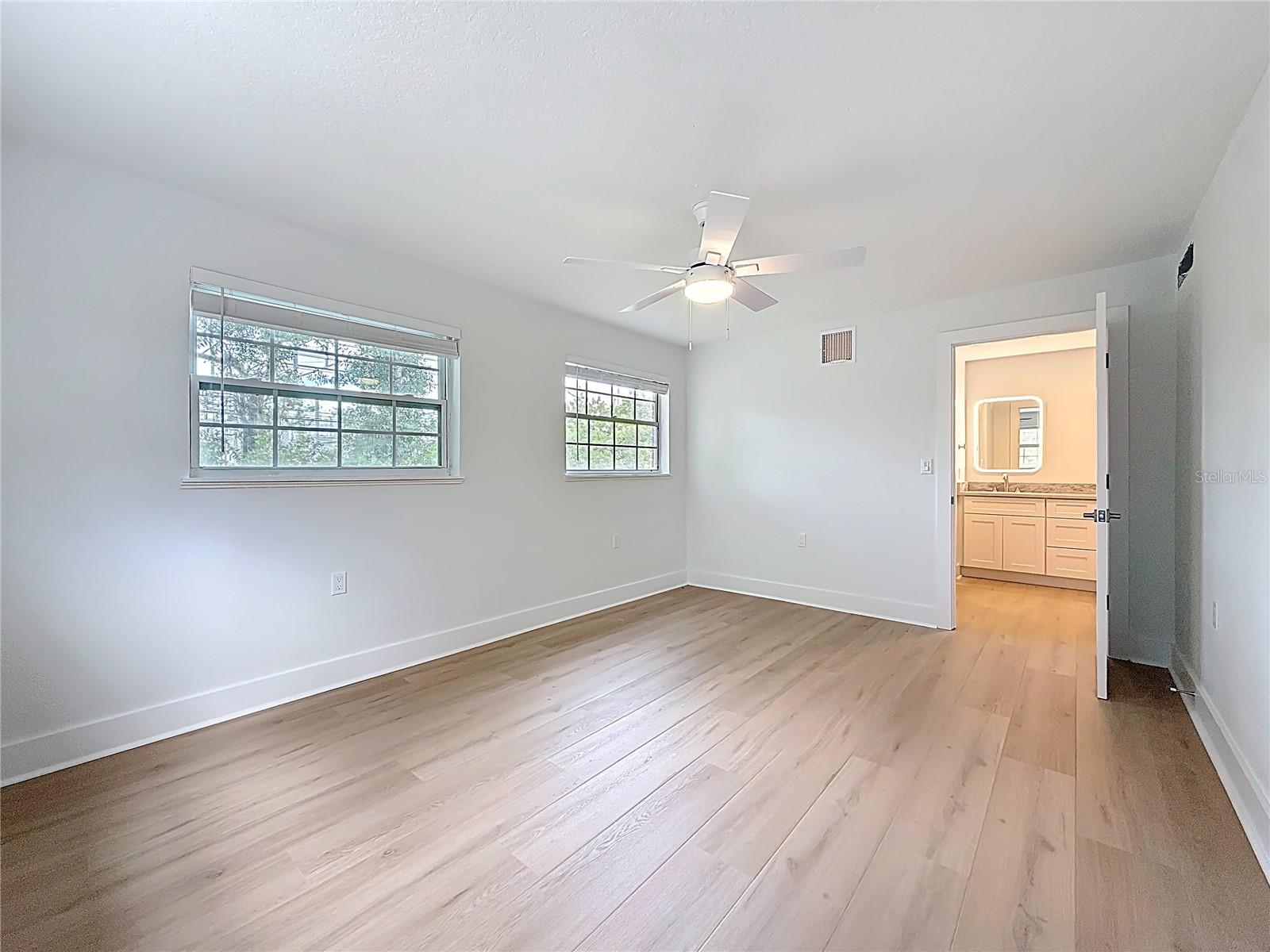 Image 18 of 40 For 200 Country Club Drive 1301