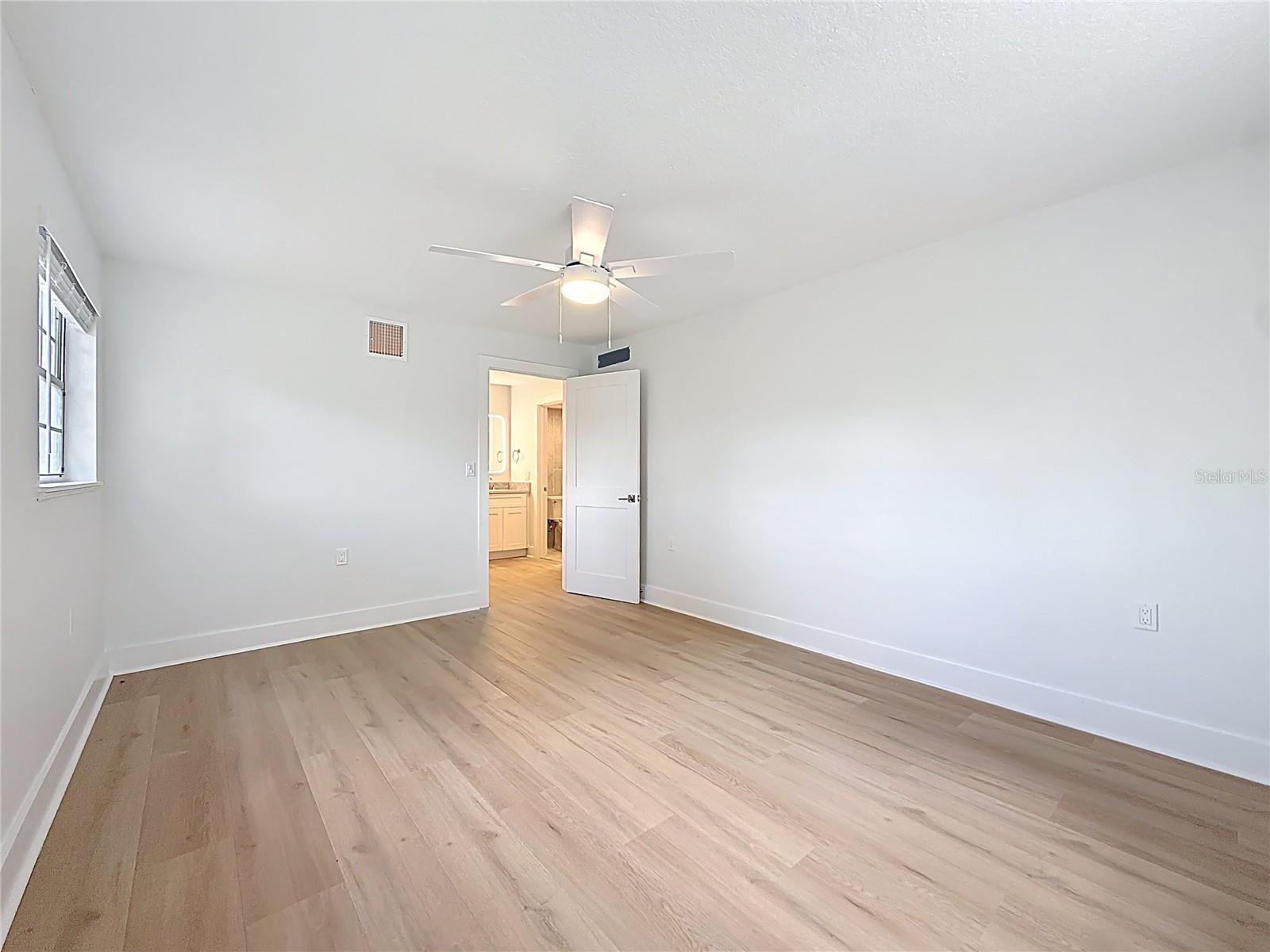 Image 19 of 40 For 200 Country Club Drive 1301