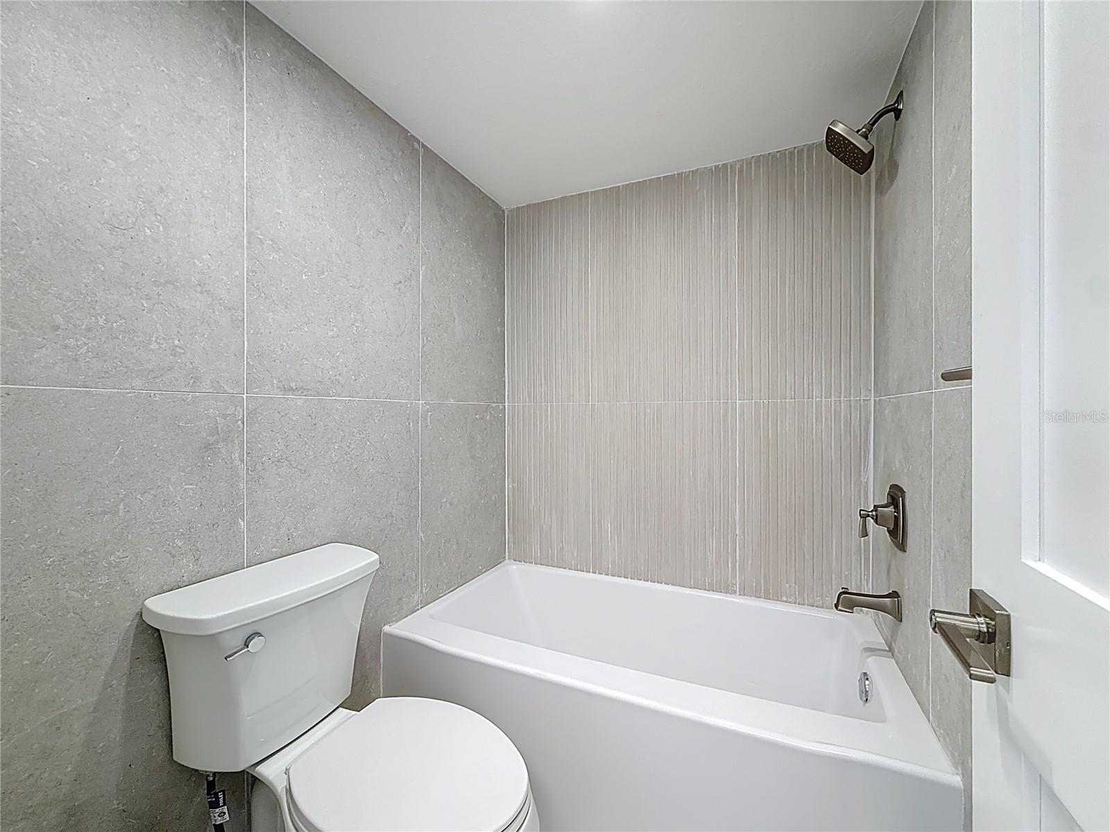 Image 23 of 40 For 200 Country Club Drive 1301