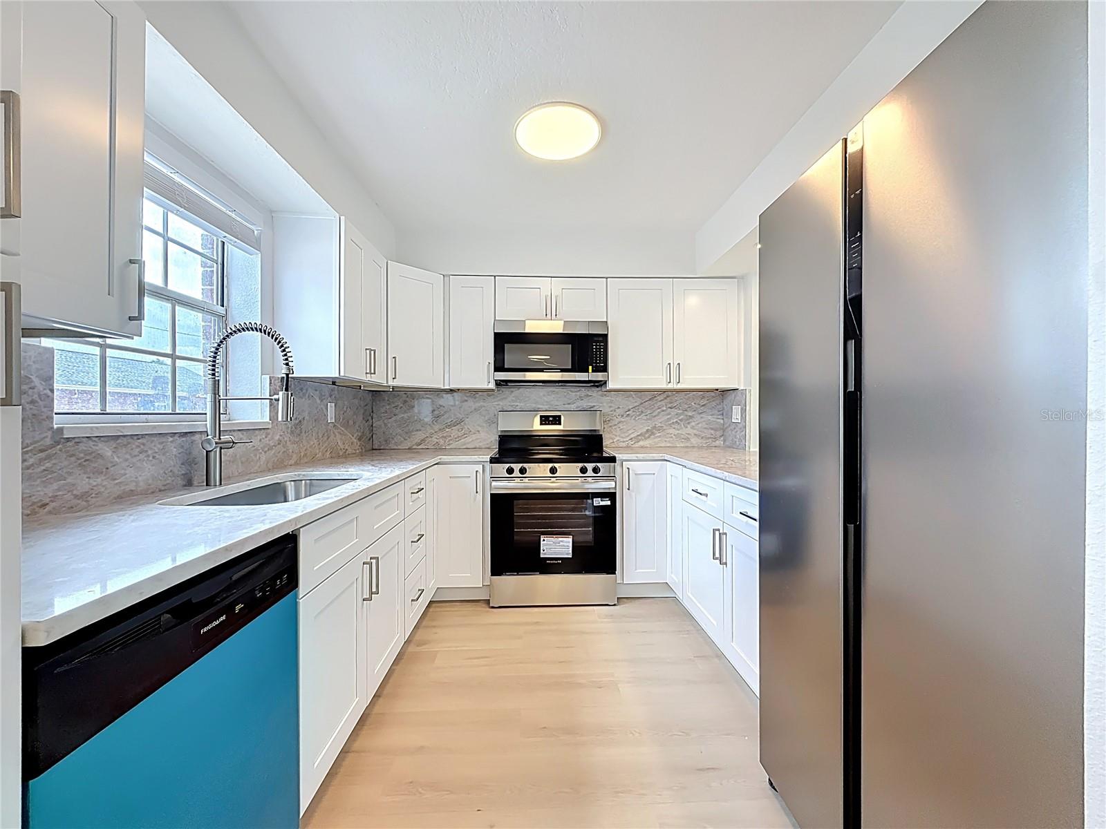 Image 7 of 40 For 200 Country Club Drive 1301