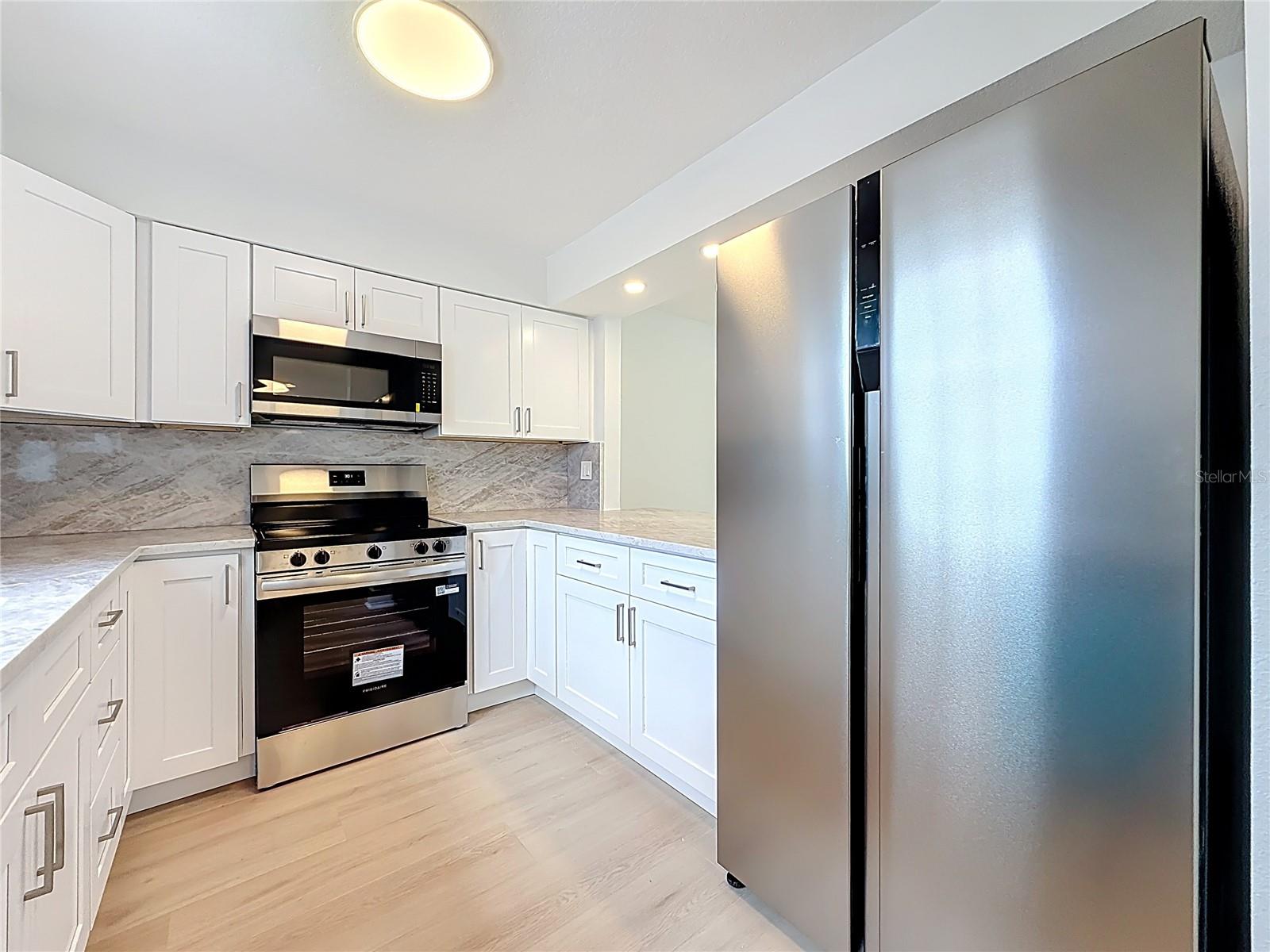 Image 9 of 40 For 200 Country Club Drive 1301