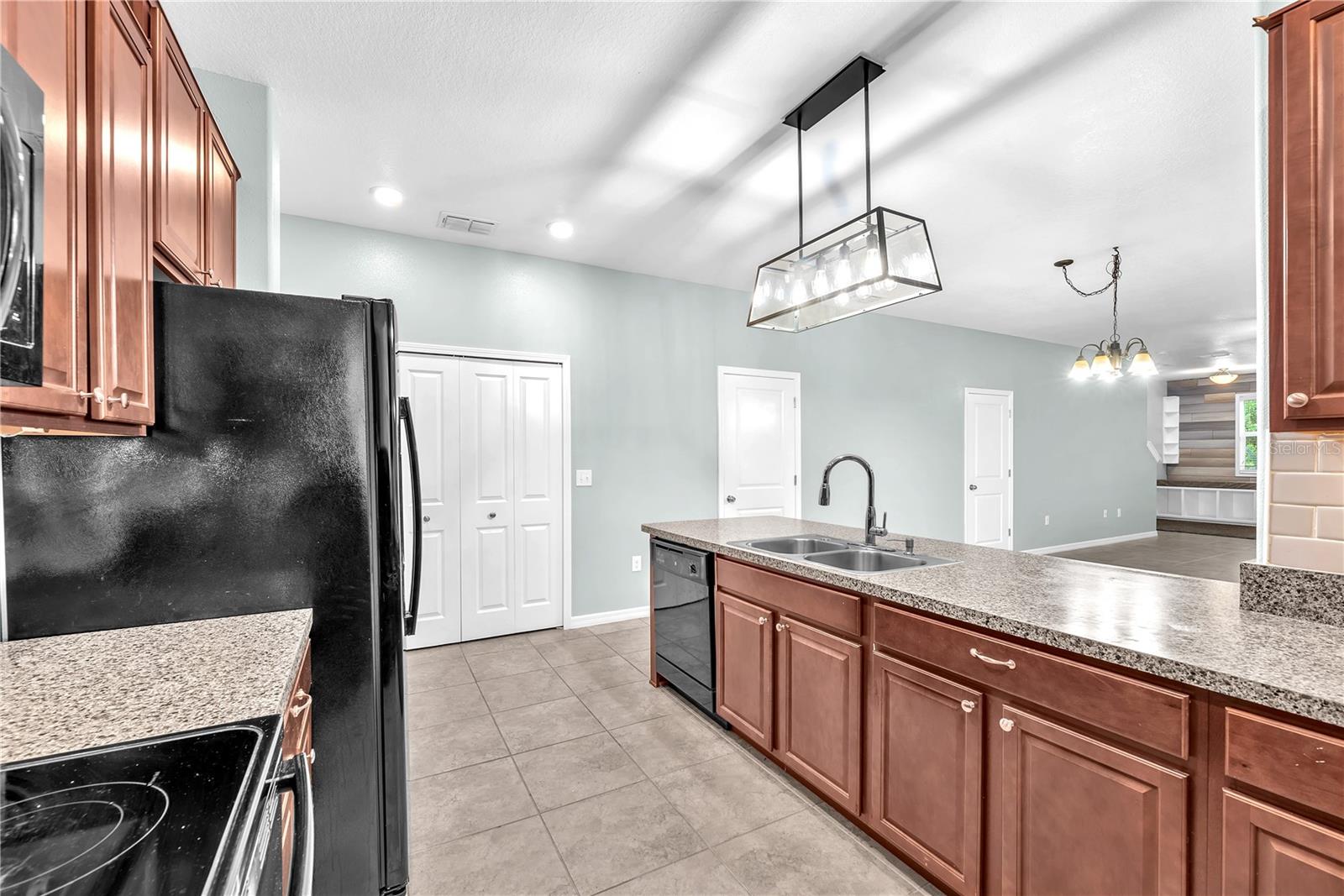 Image 23 of 29 For 10537 Lake Montauk Drive