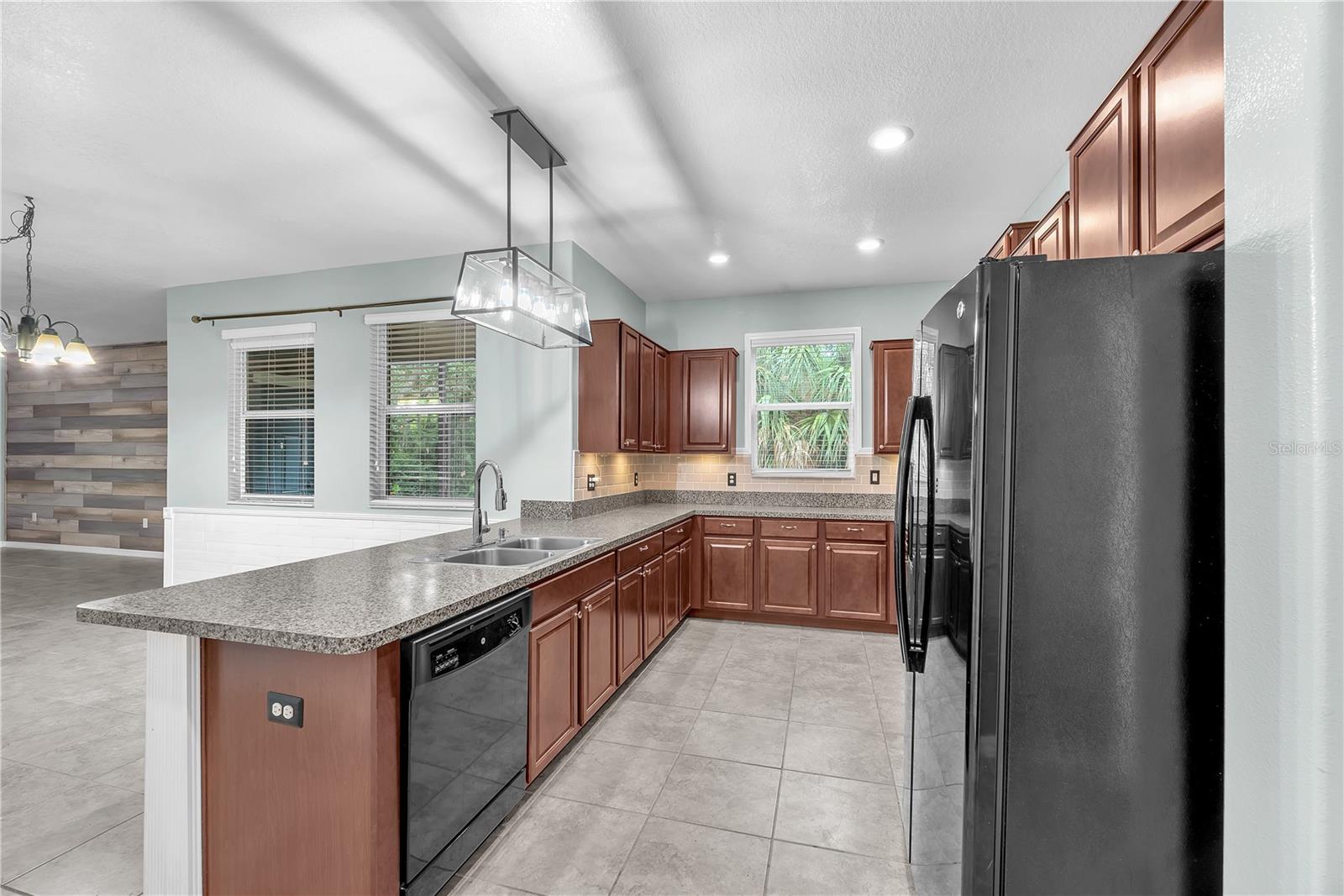 Image 24 of 29 For 10537 Lake Montauk Drive