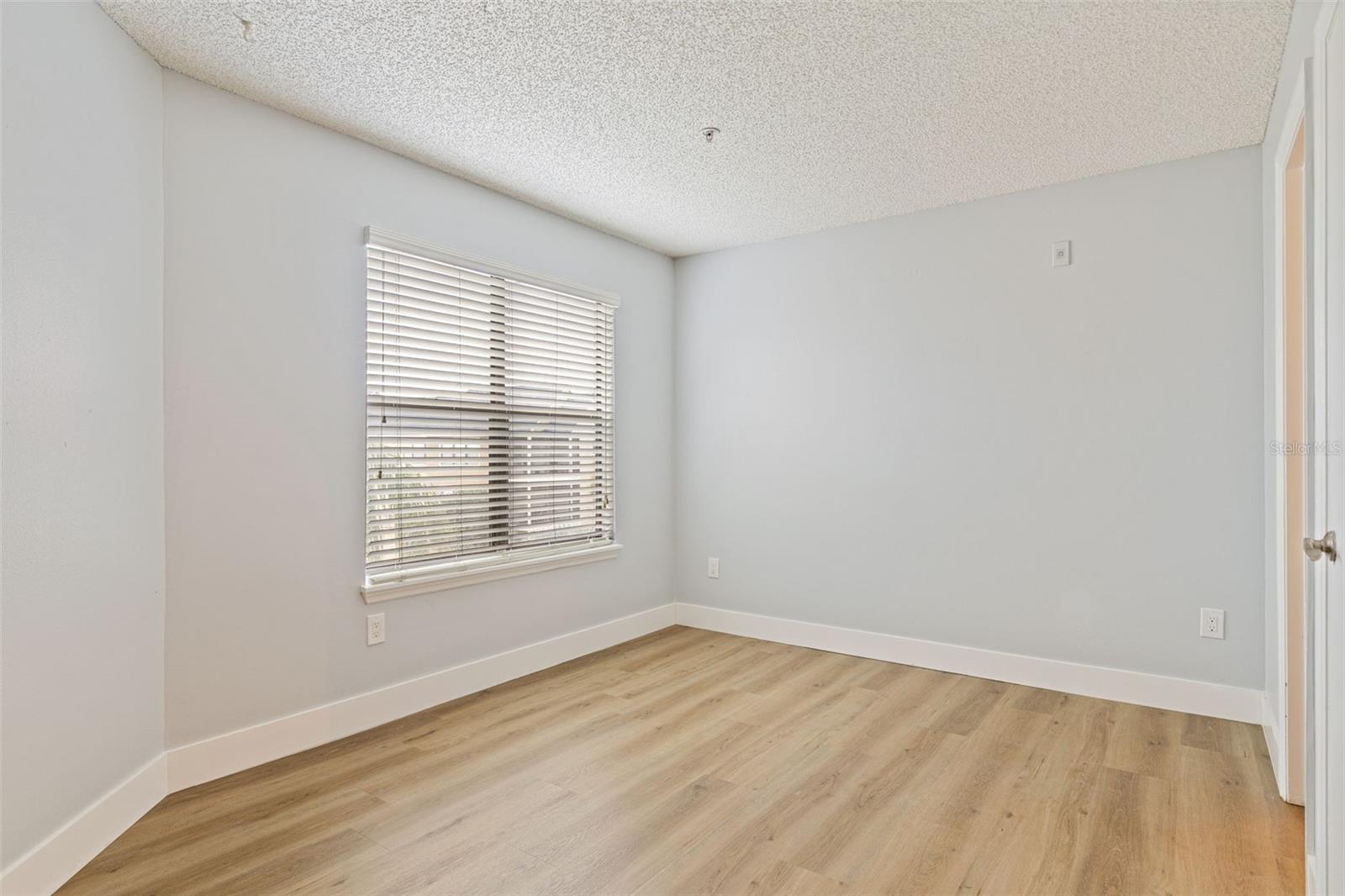 Image 18 of 40 For 11901 4th Street N 5311