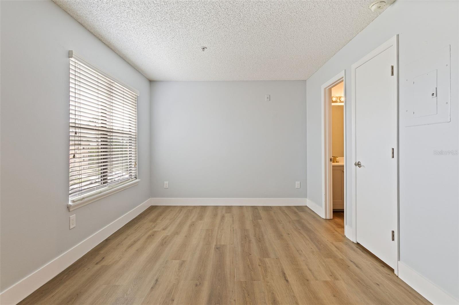 Image 19 of 40 For 11901 4th Street N 5311