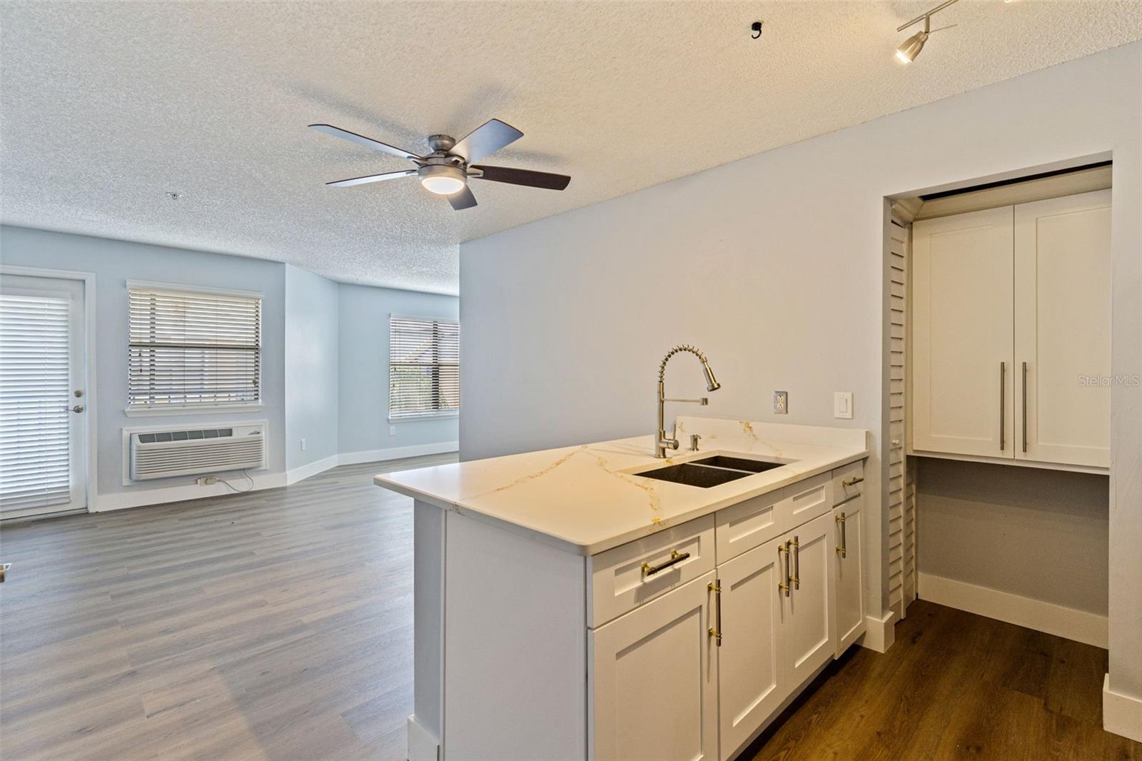 Image 5 of 40 For 11901 4th Street N 5311