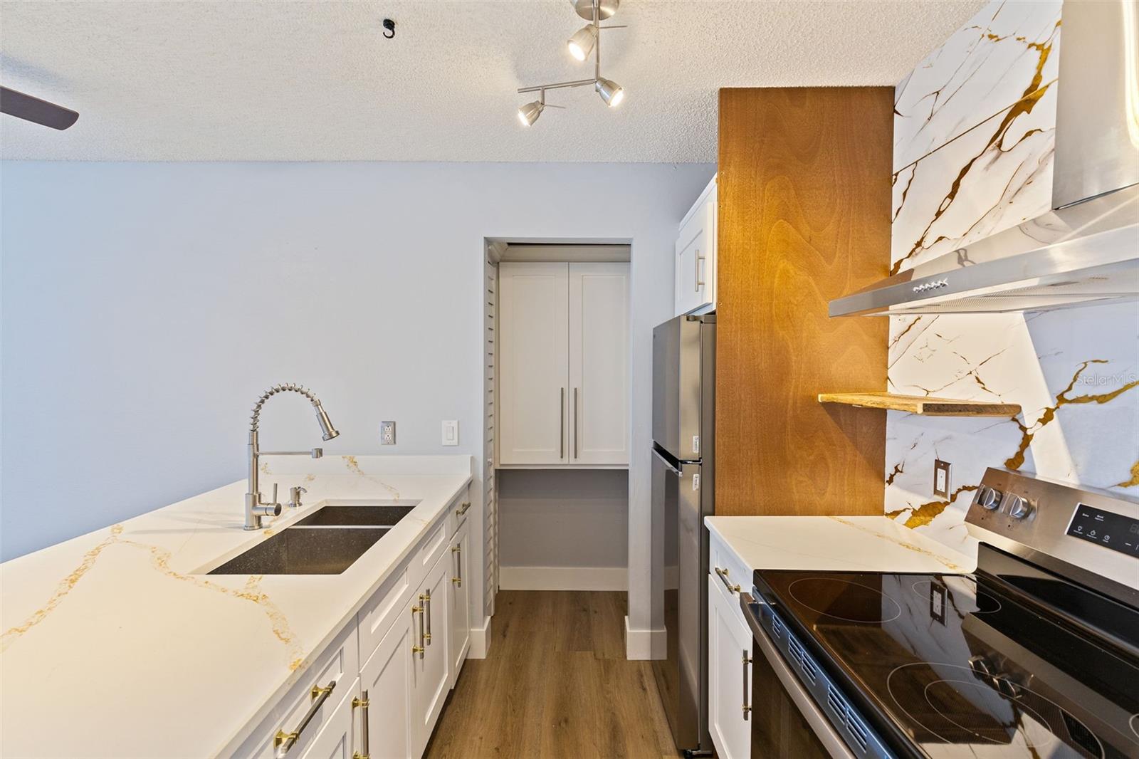 Image 6 of 40 For 11901 4th Street N 5311