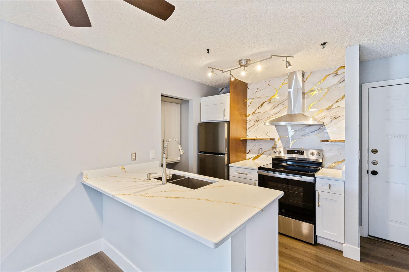 Image 7 of 40 For 11901 4th Street N 5311