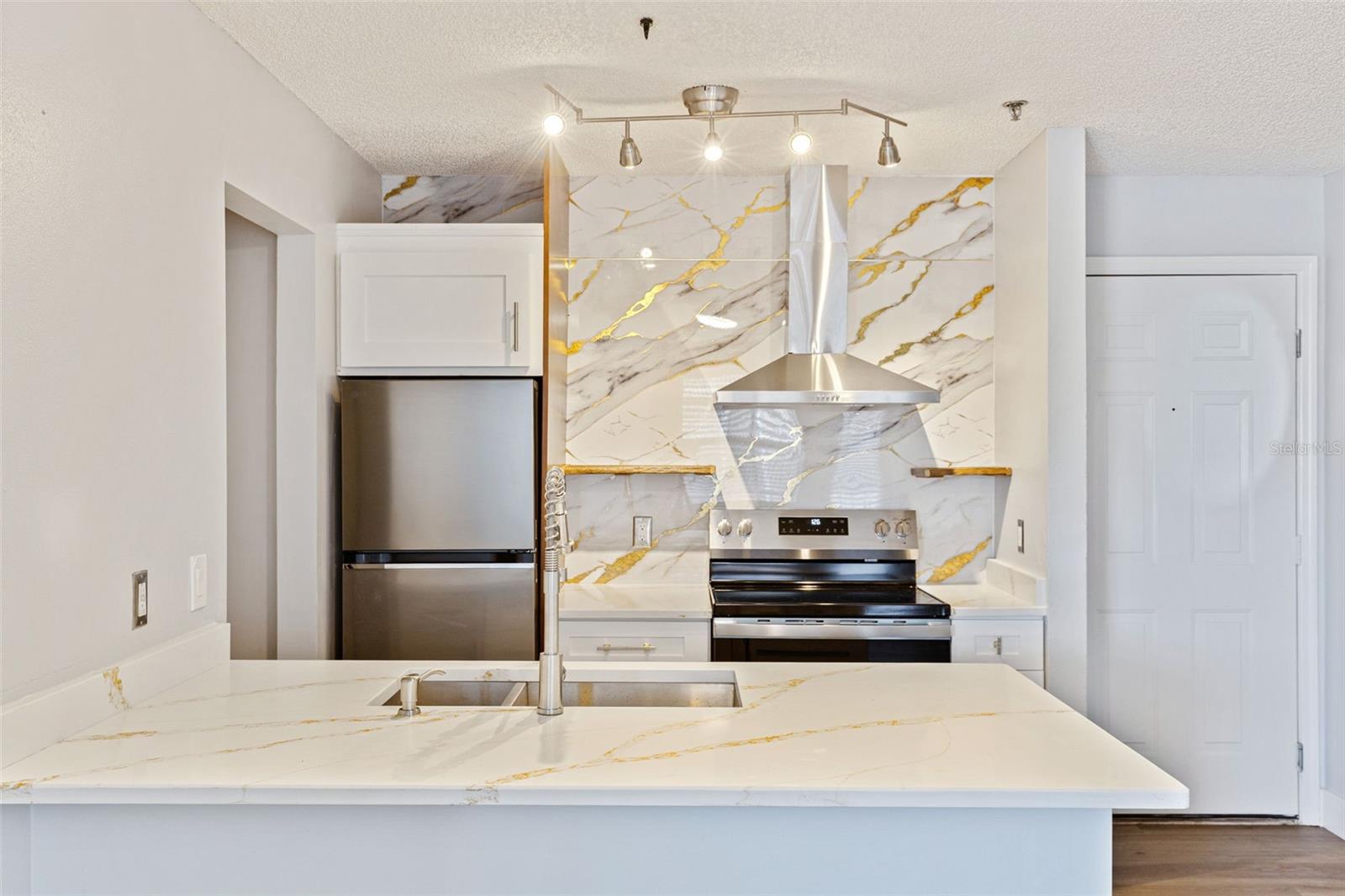 Image 9 of 40 For 11901 4th Street N 5311