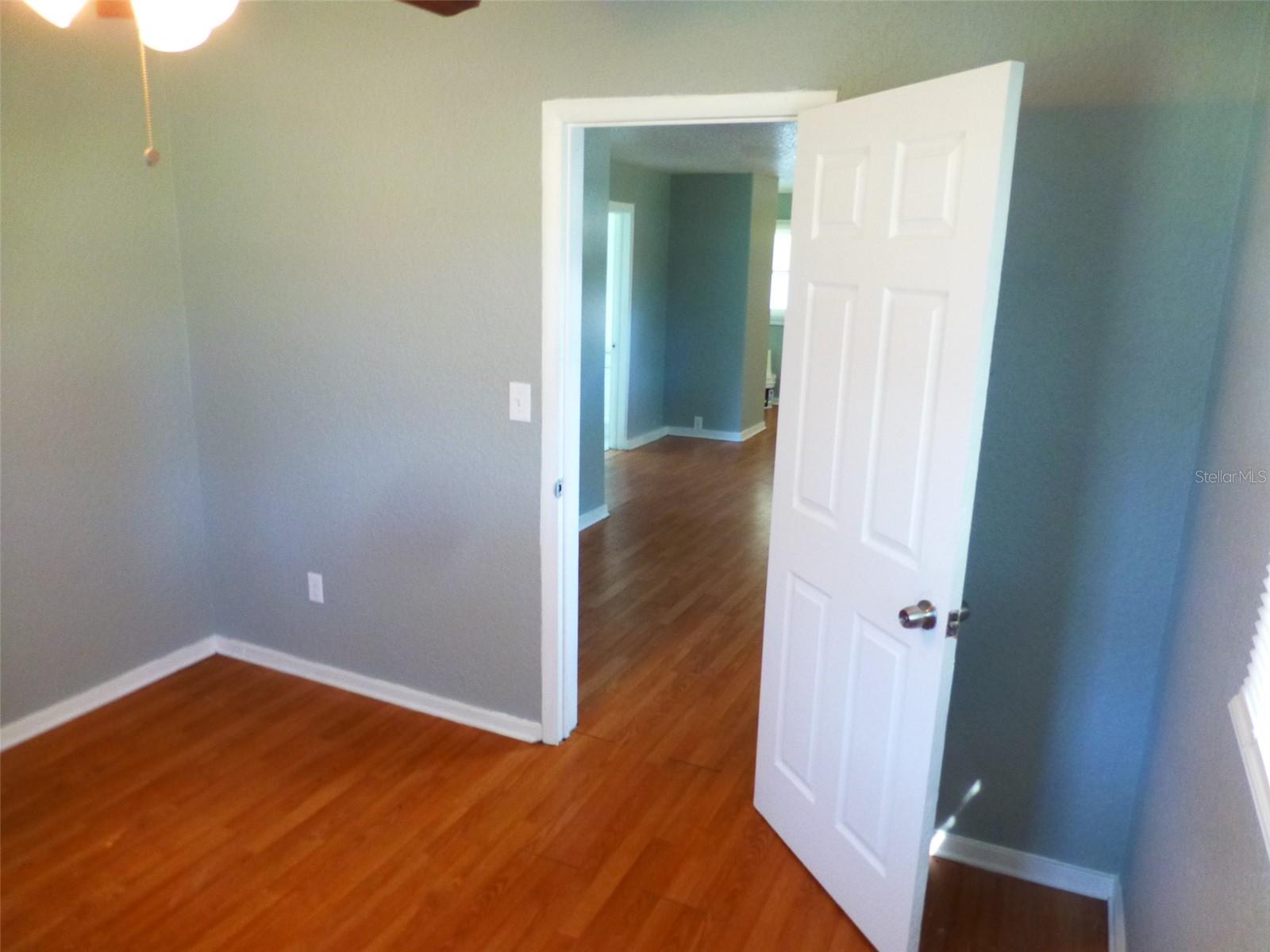 Image 11 of 13 For 2007 Cemetery Road