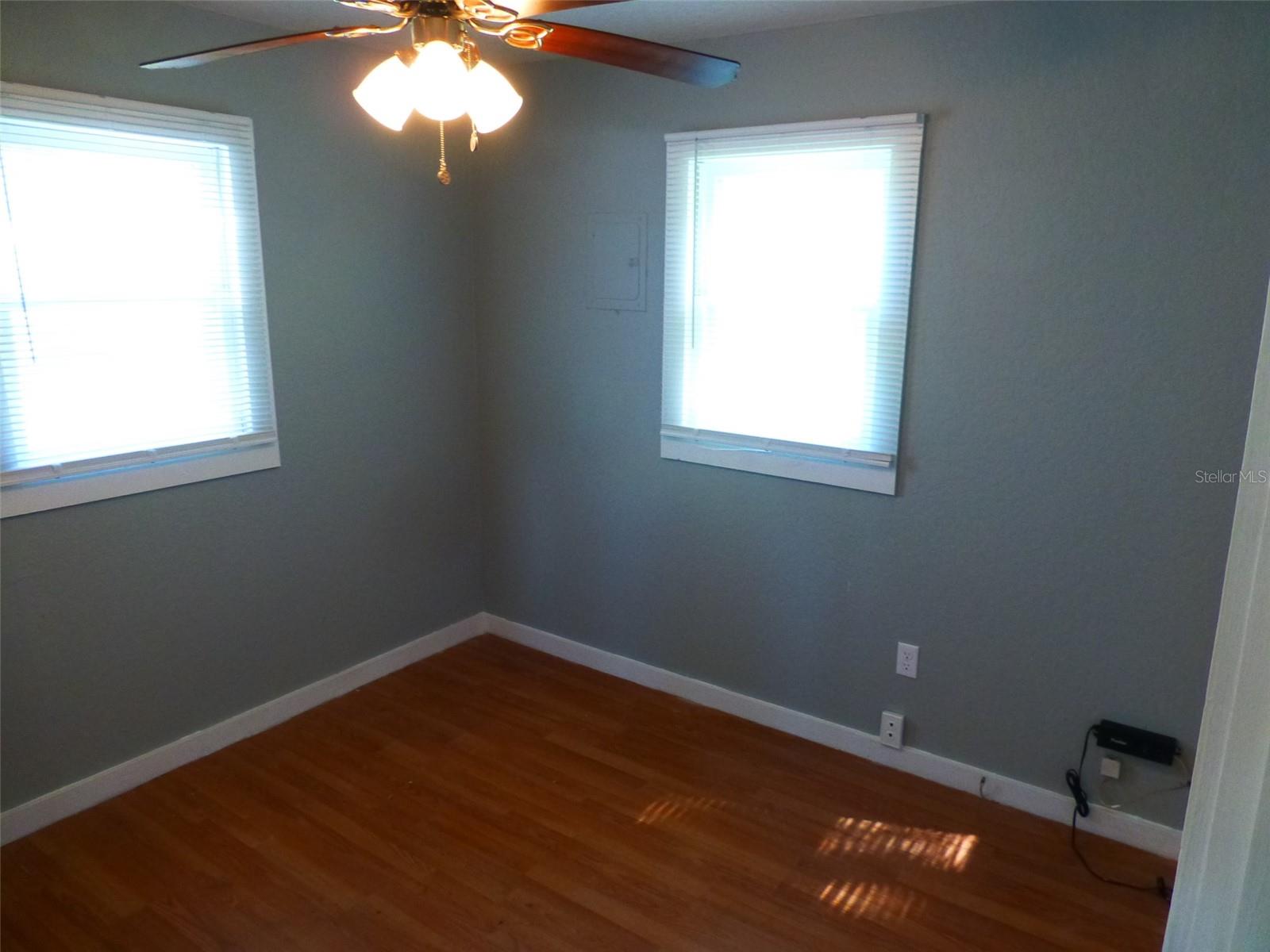 Image 7 of 13 For 2007 Cemetery Road