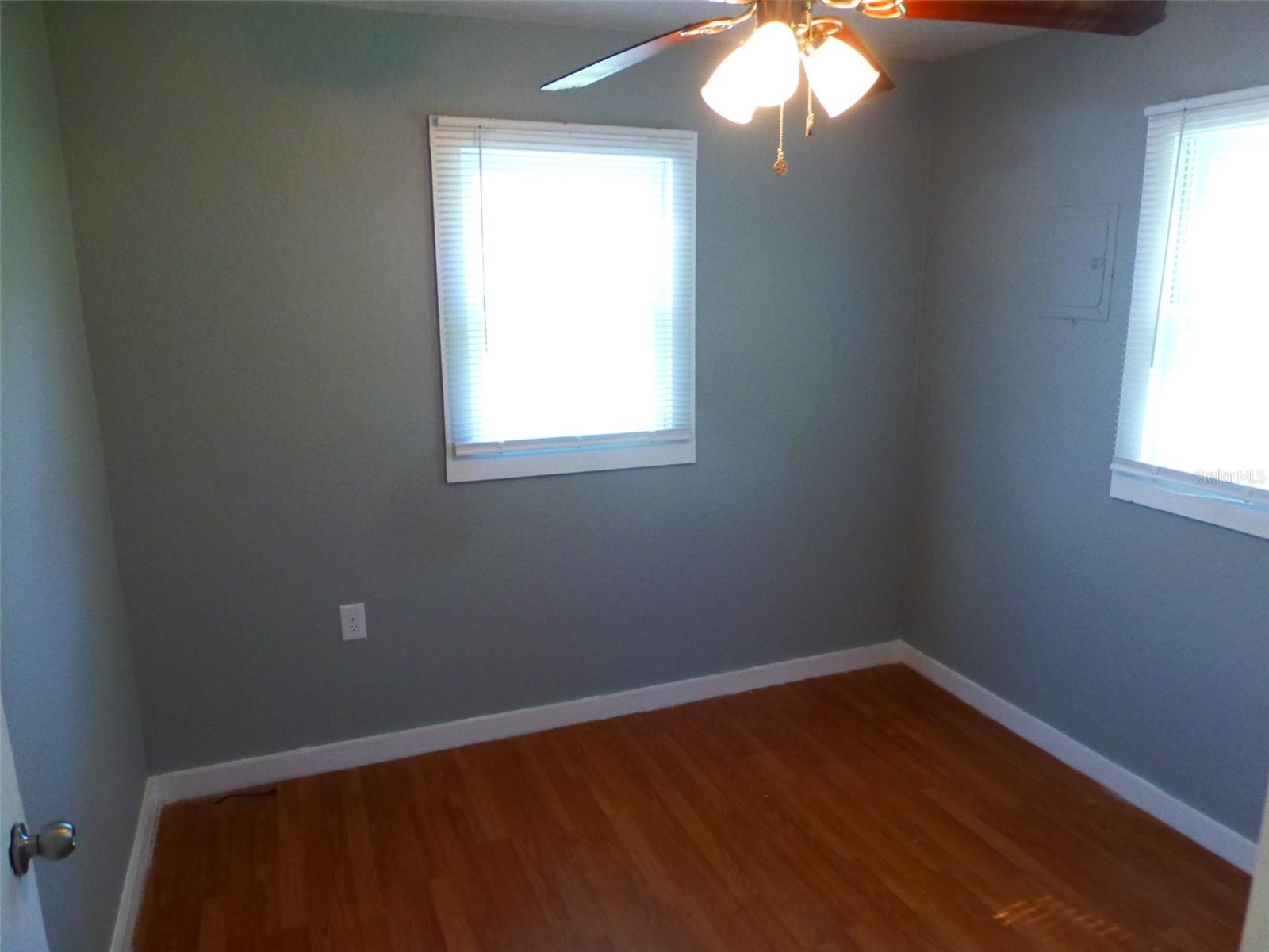 Image 8 of 13 For 2007 Cemetery Road