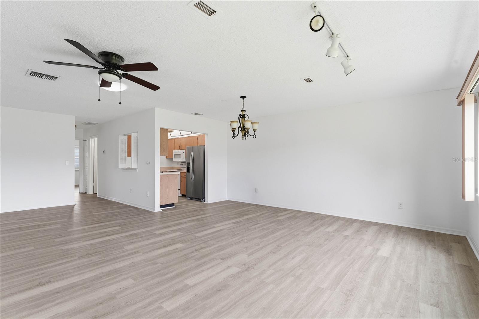 Image 10 of 46 For 417 Gladstone Place