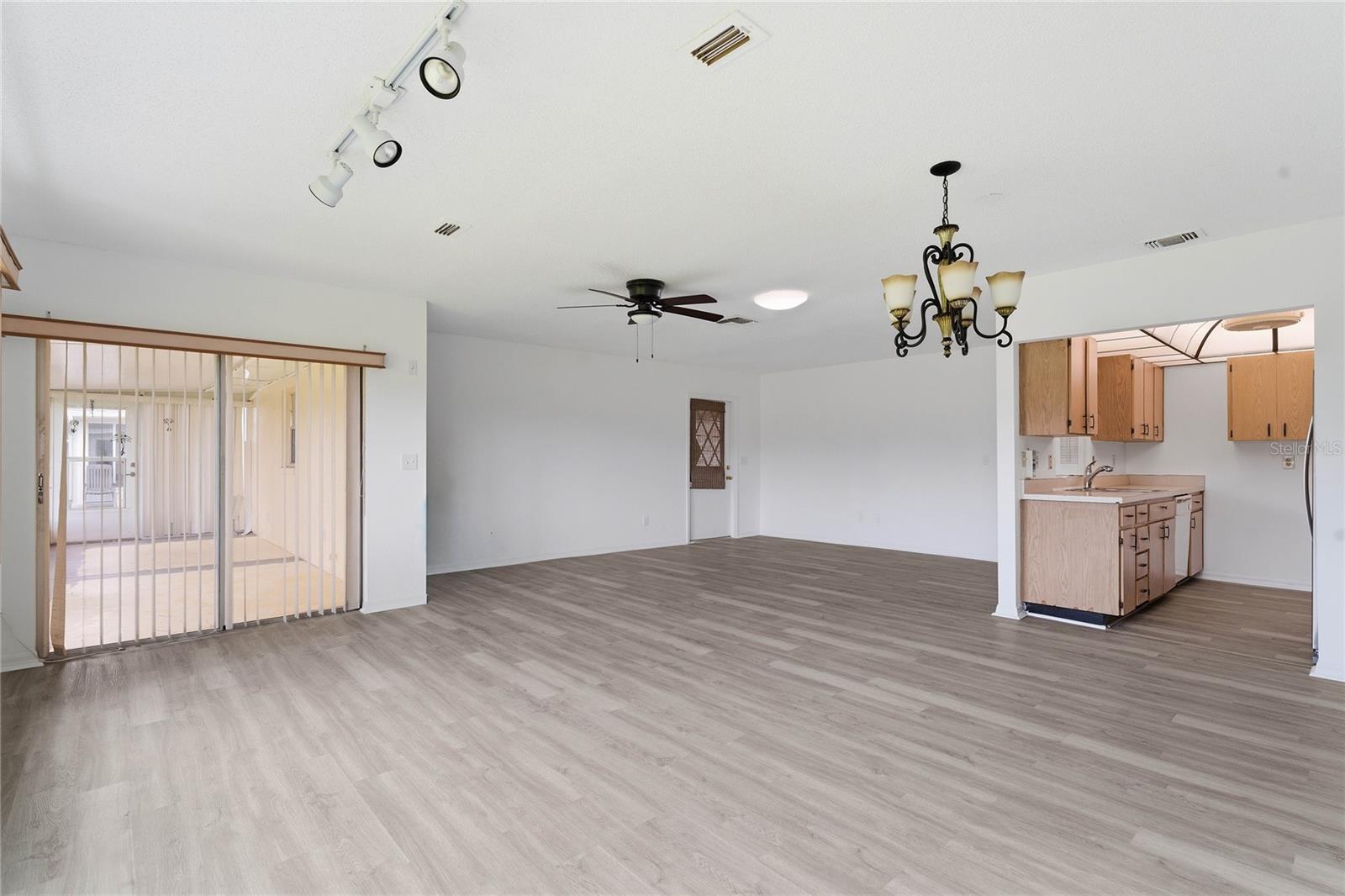 Image 11 of 46 For 417 Gladstone Place