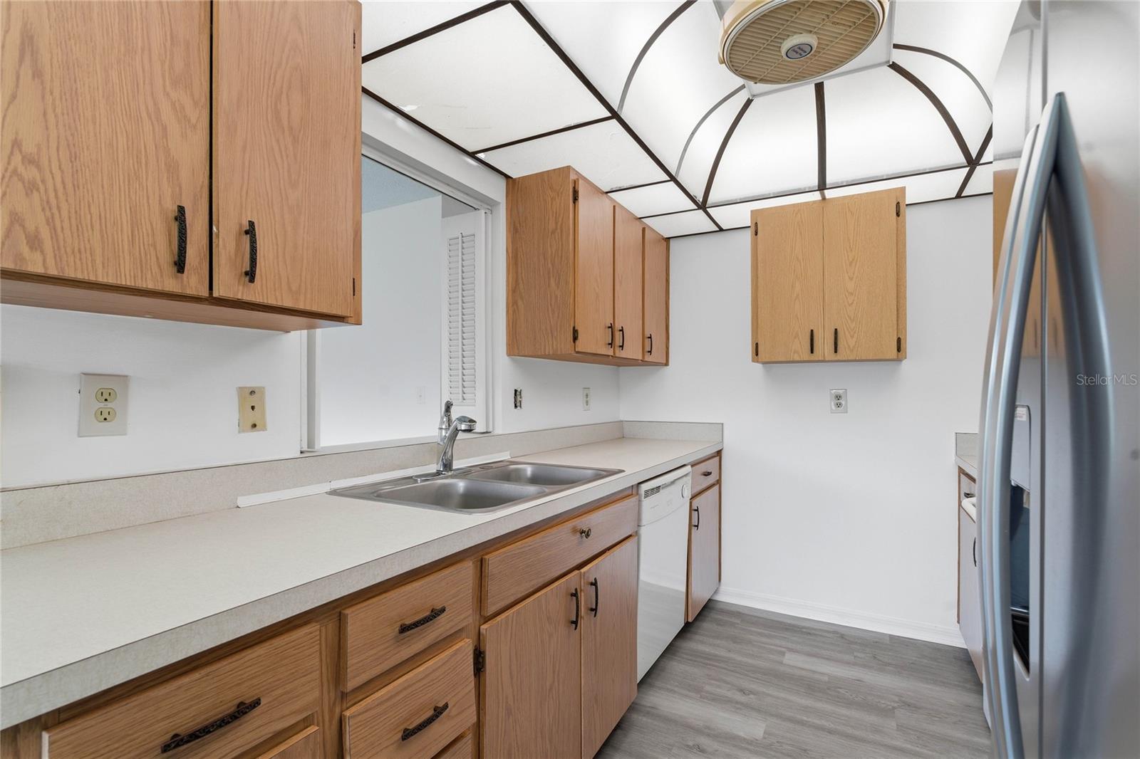 Image 12 of 46 For 417 Gladstone Place