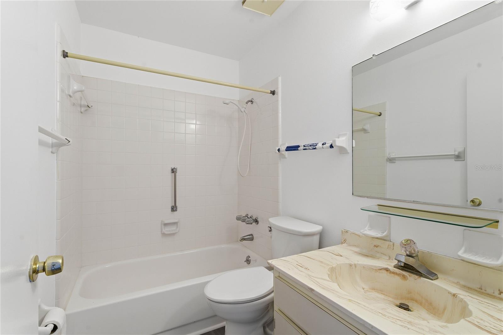 Image 15 of 46 For 417 Gladstone Place