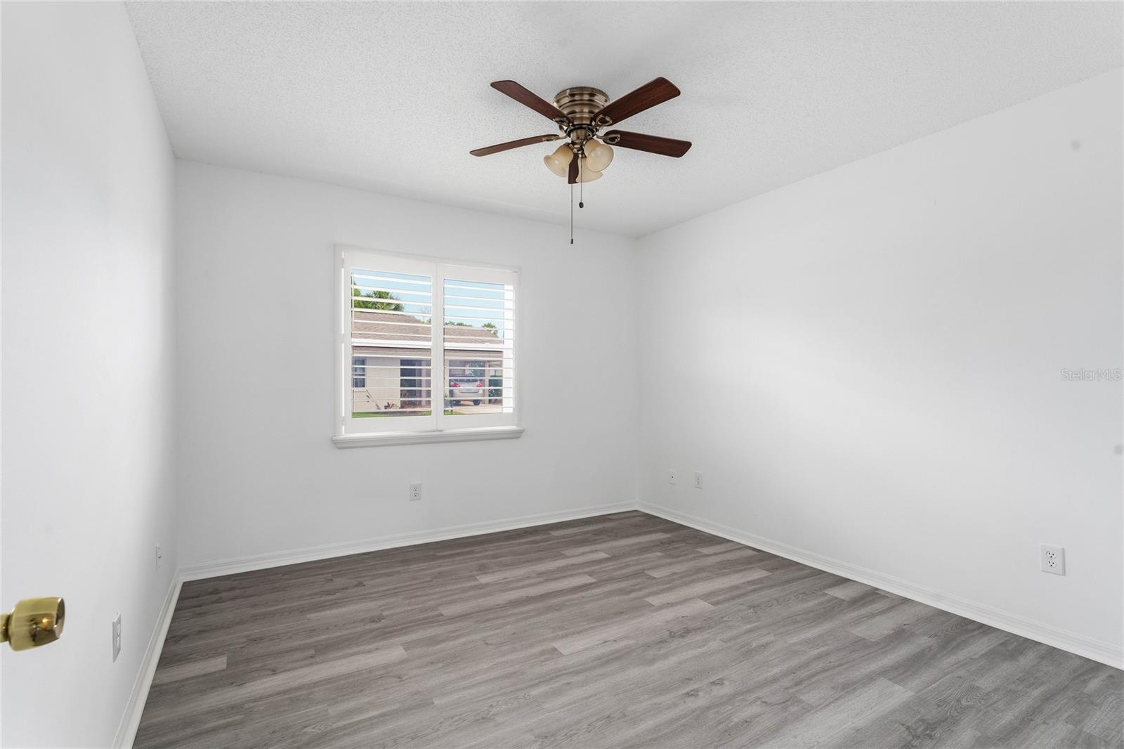 Image 16 of 46 For 417 Gladstone Place