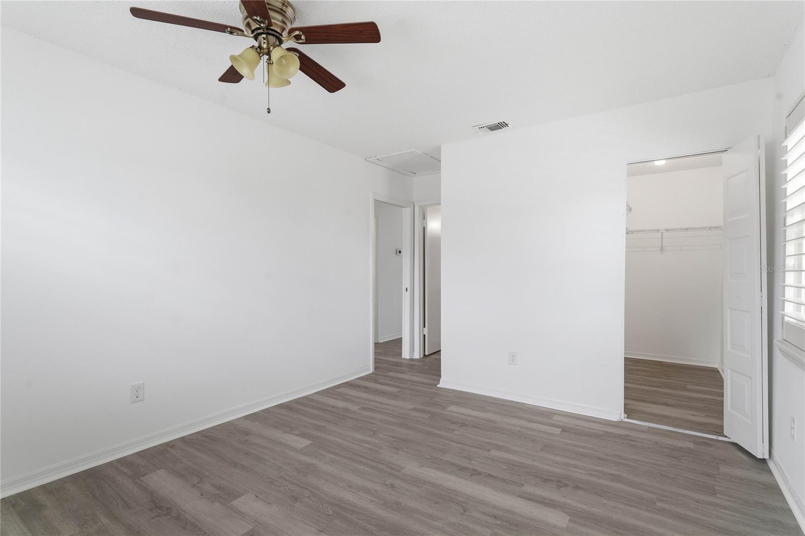 Image 21 of 46 For 417 Gladstone Place