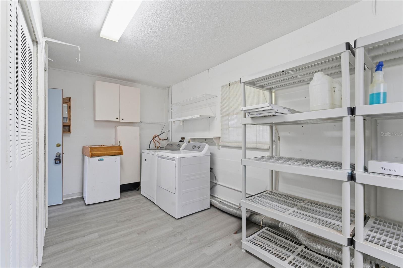 Image 23 of 46 For 417 Gladstone Place