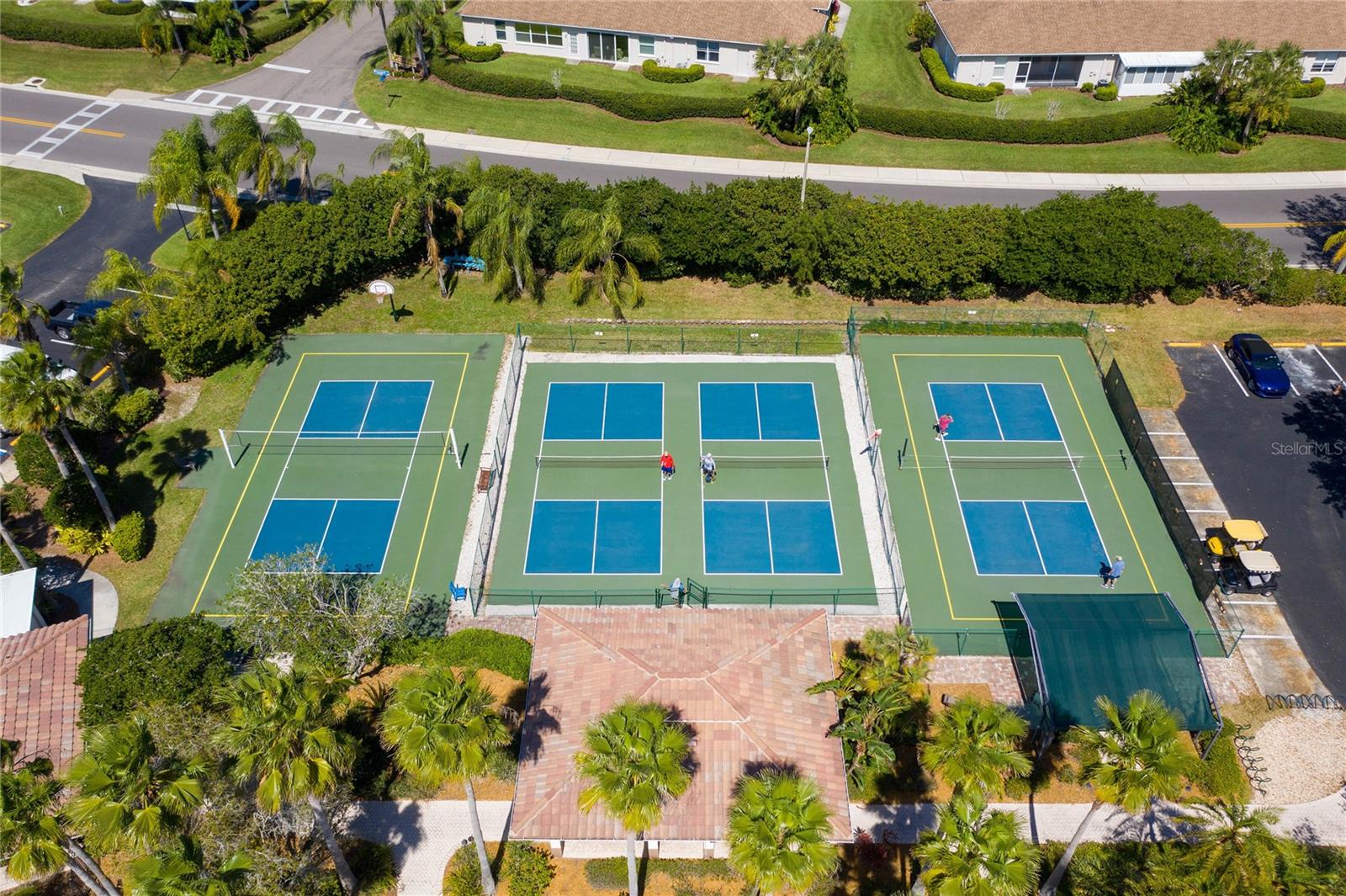 Image 37 of 46 For 417 Gladstone Place