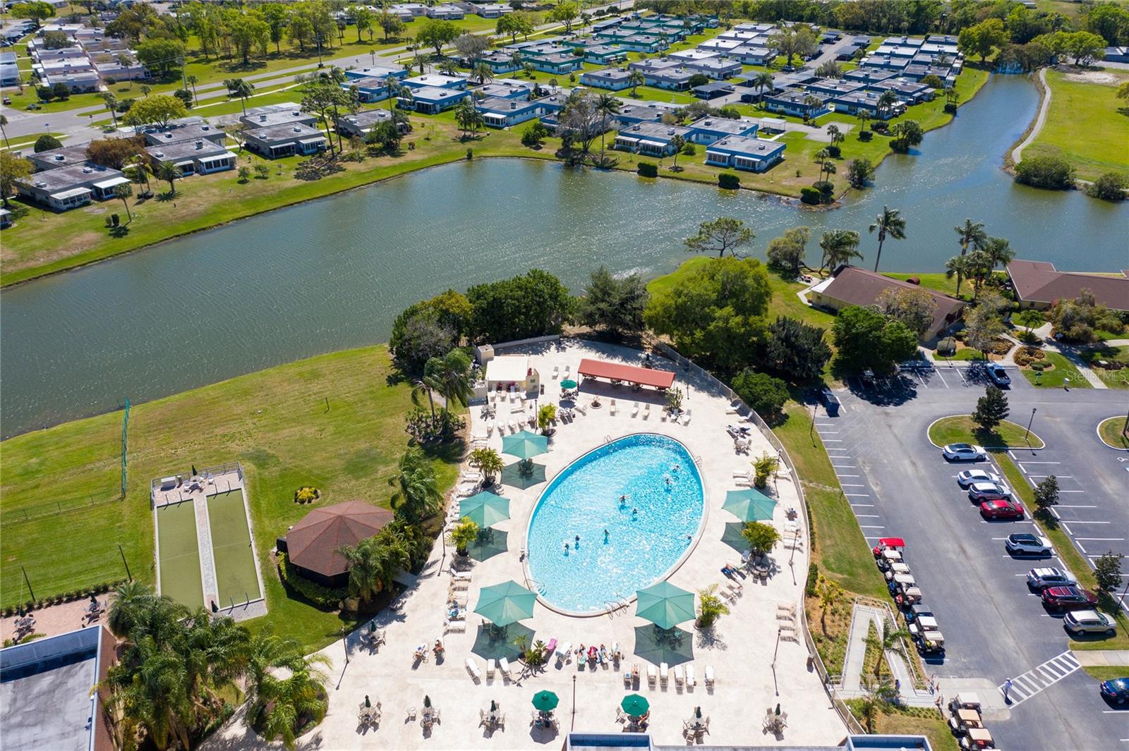 Image 40 of 46 For 417 Gladstone Place