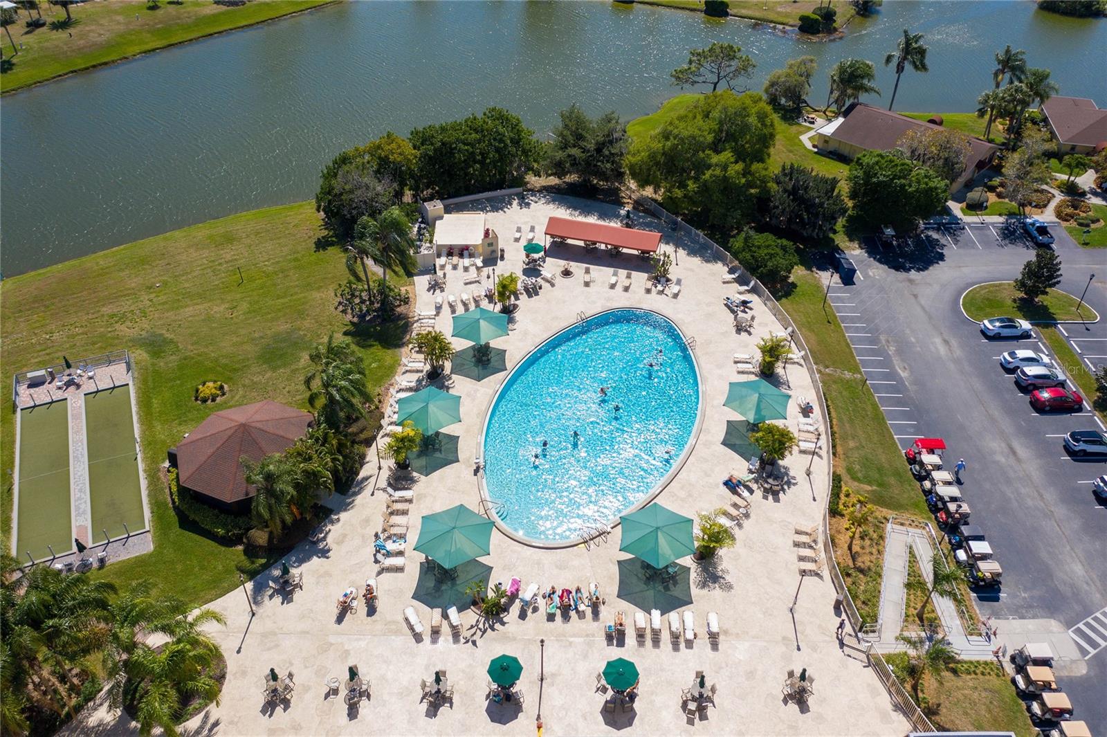 Image 41 of 46 For 417 Gladstone Place