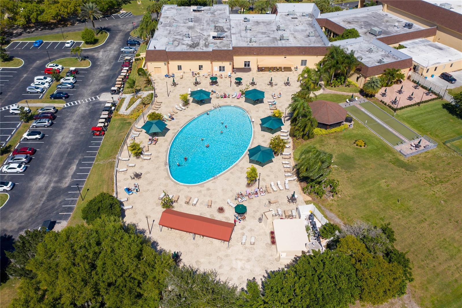 Image 42 of 46 For 417 Gladstone Place