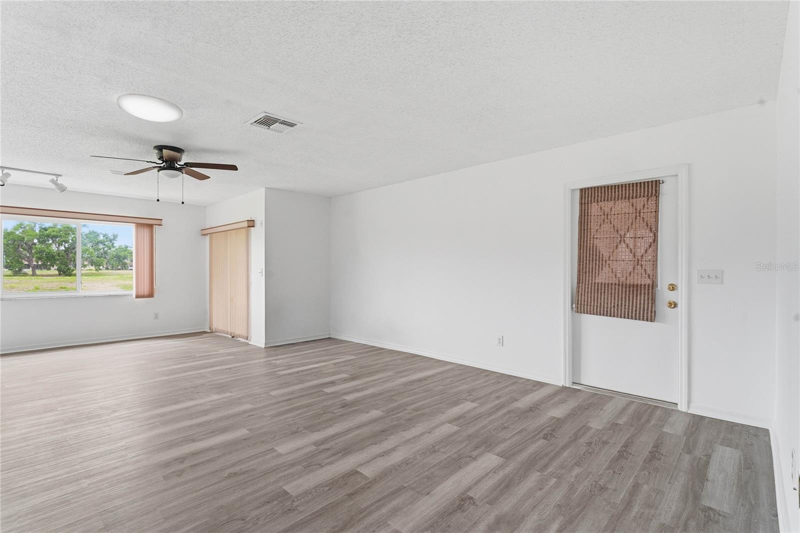 Image 8 of 46 For 417 Gladstone Place