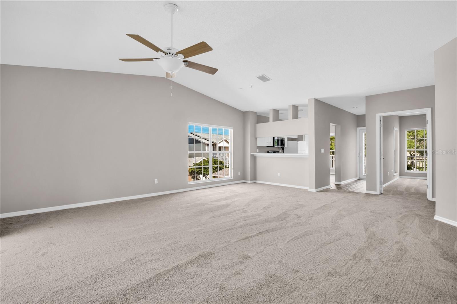 Image 18 of 49 For 11531 Shipwatch Drive 1037