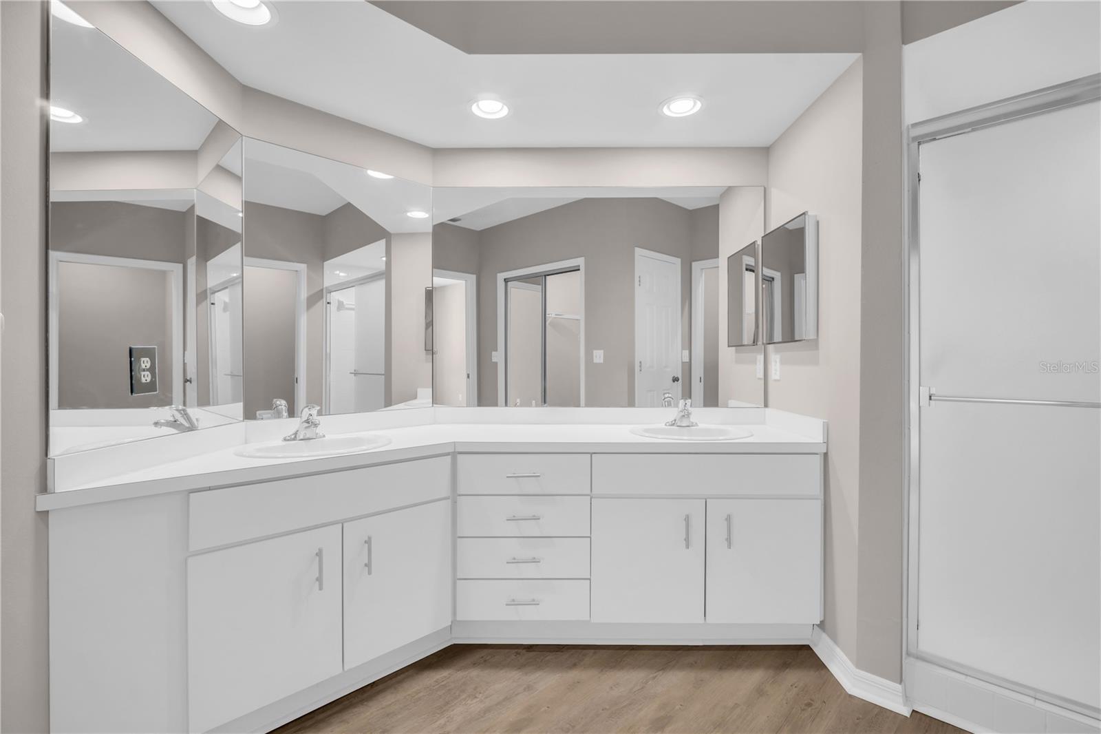 Image 26 of 49 For 11531 Shipwatch Drive 1037