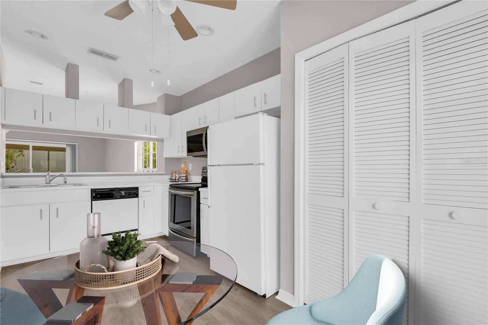 Image 9 of 49 For 11531 Shipwatch Drive 1037