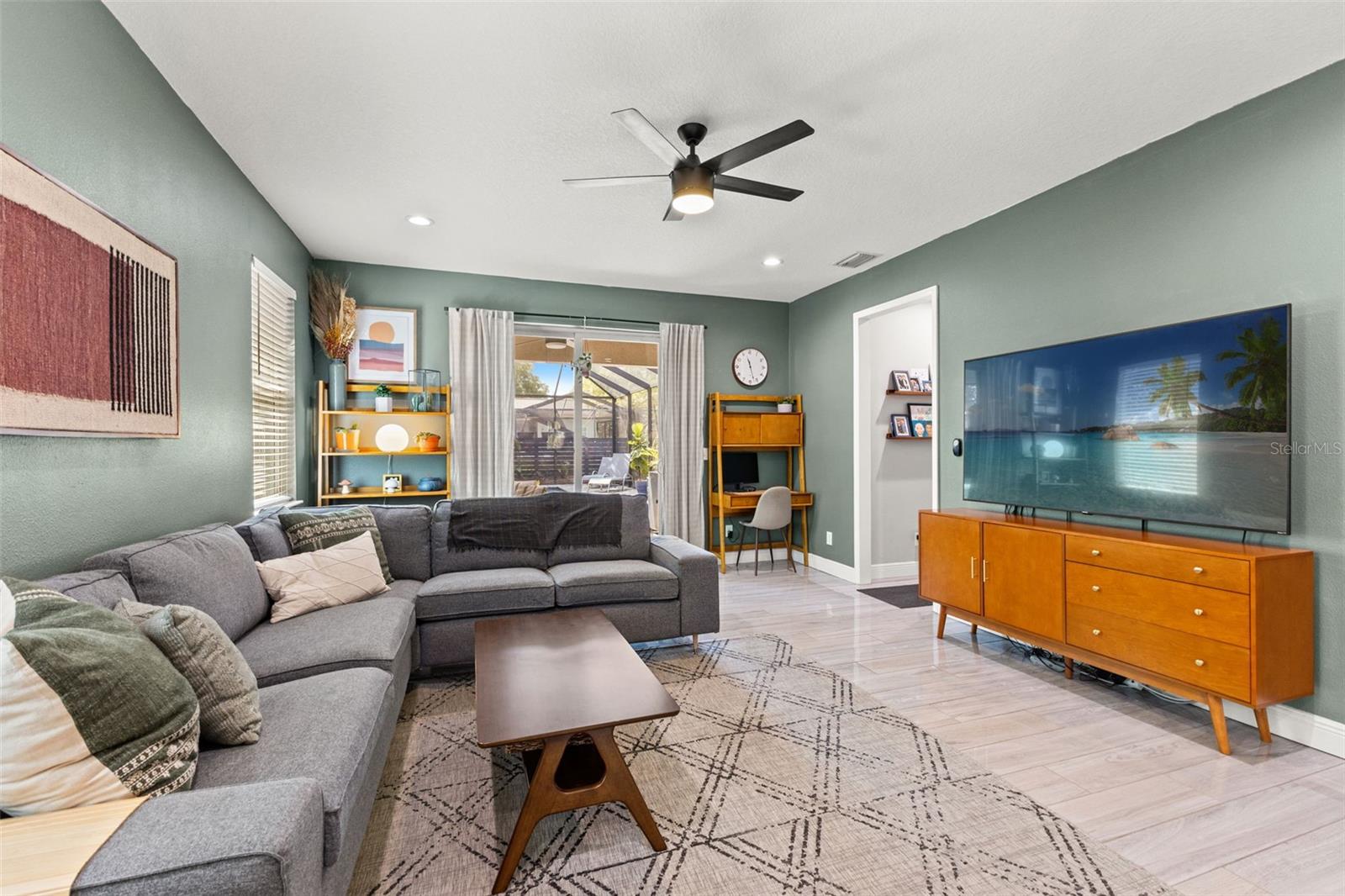 Listing photo id 9 for 1507 Hillside Drive