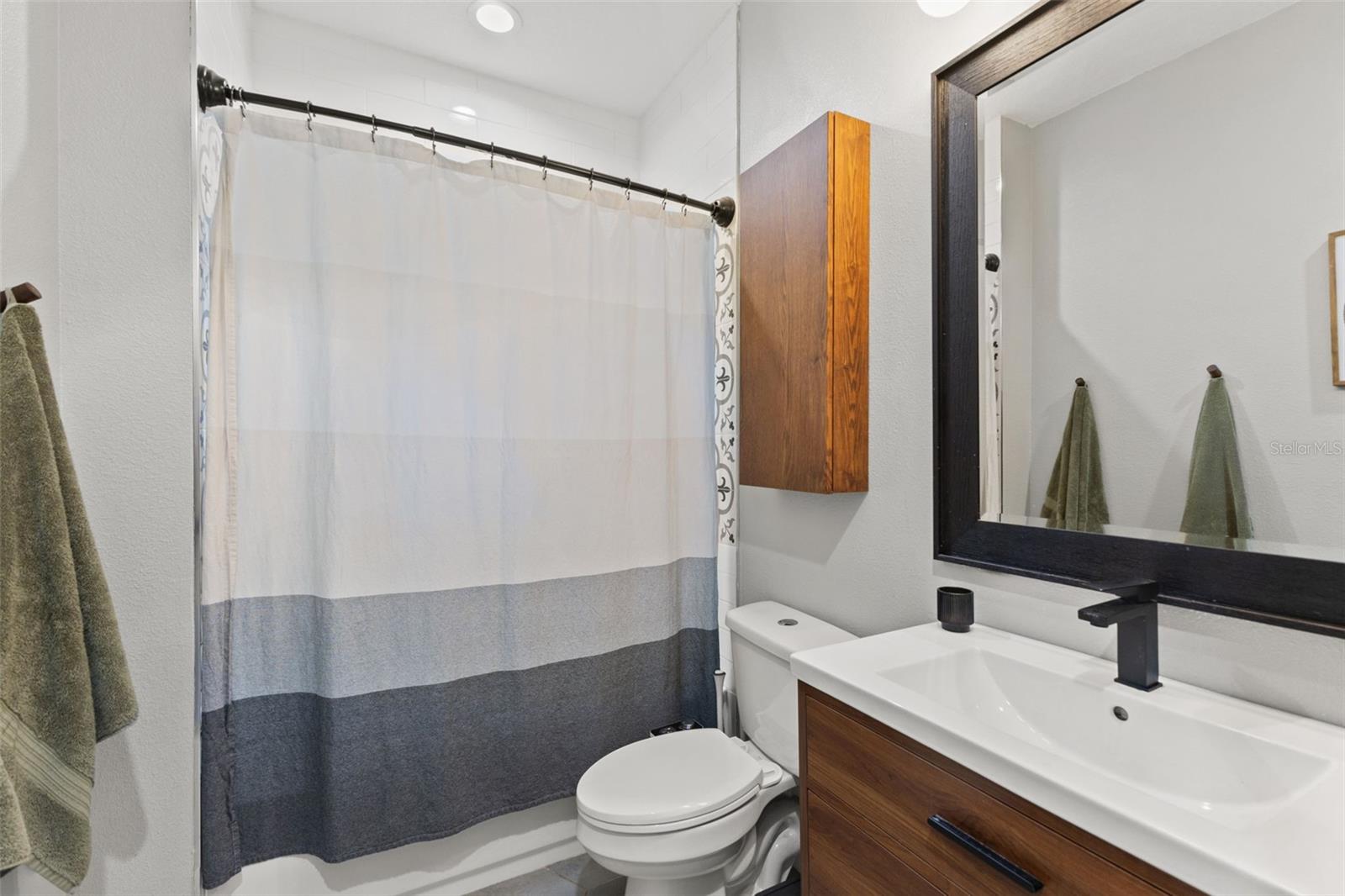 Listing photo id 18 for 1507 Hillside Drive