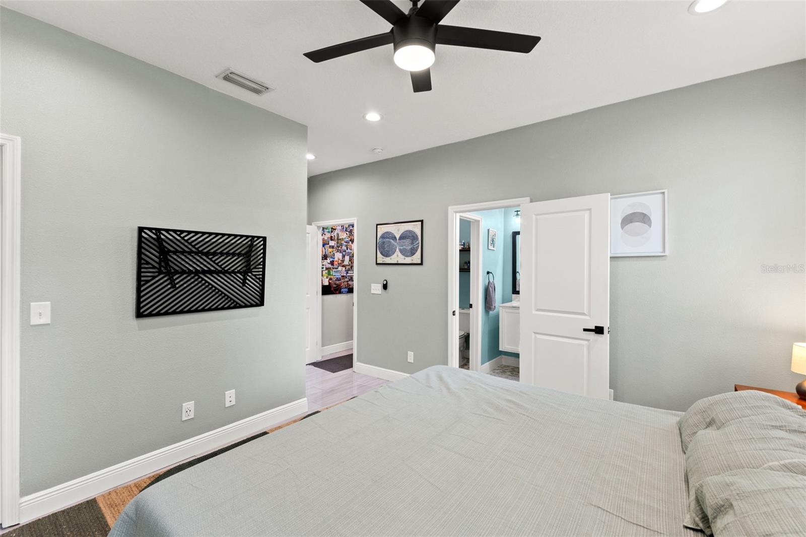 Listing photo id 20 for 1507 Hillside Drive