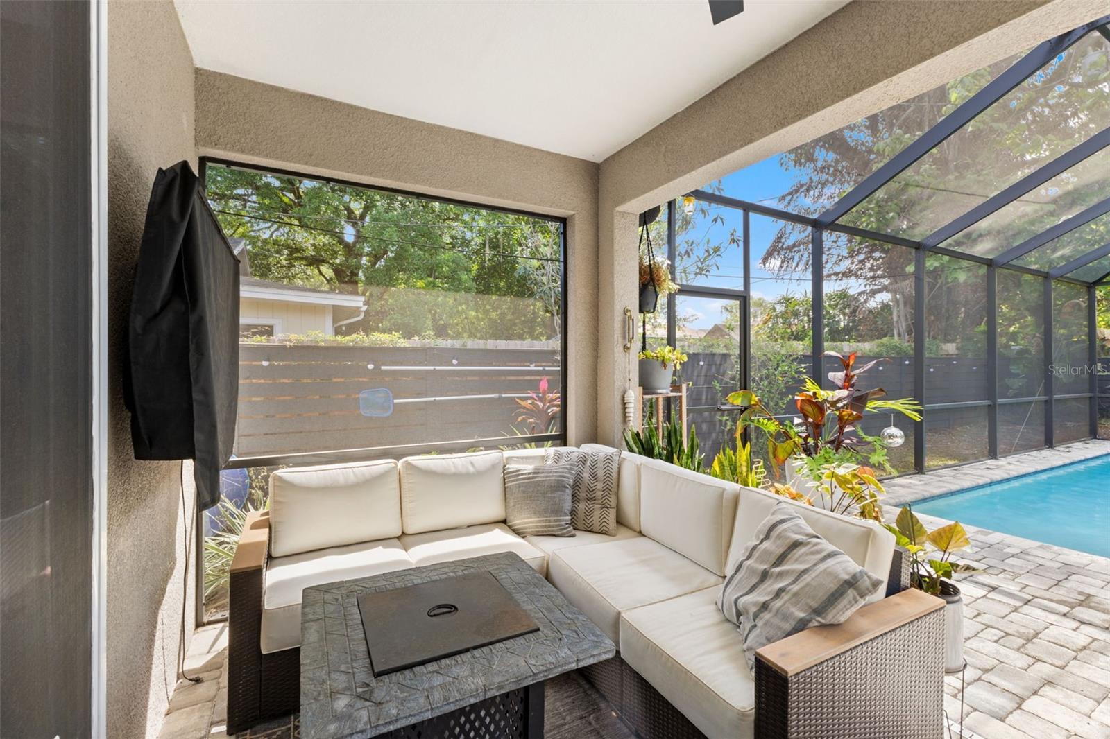 Listing photo id 25 for 1507 Hillside Drive