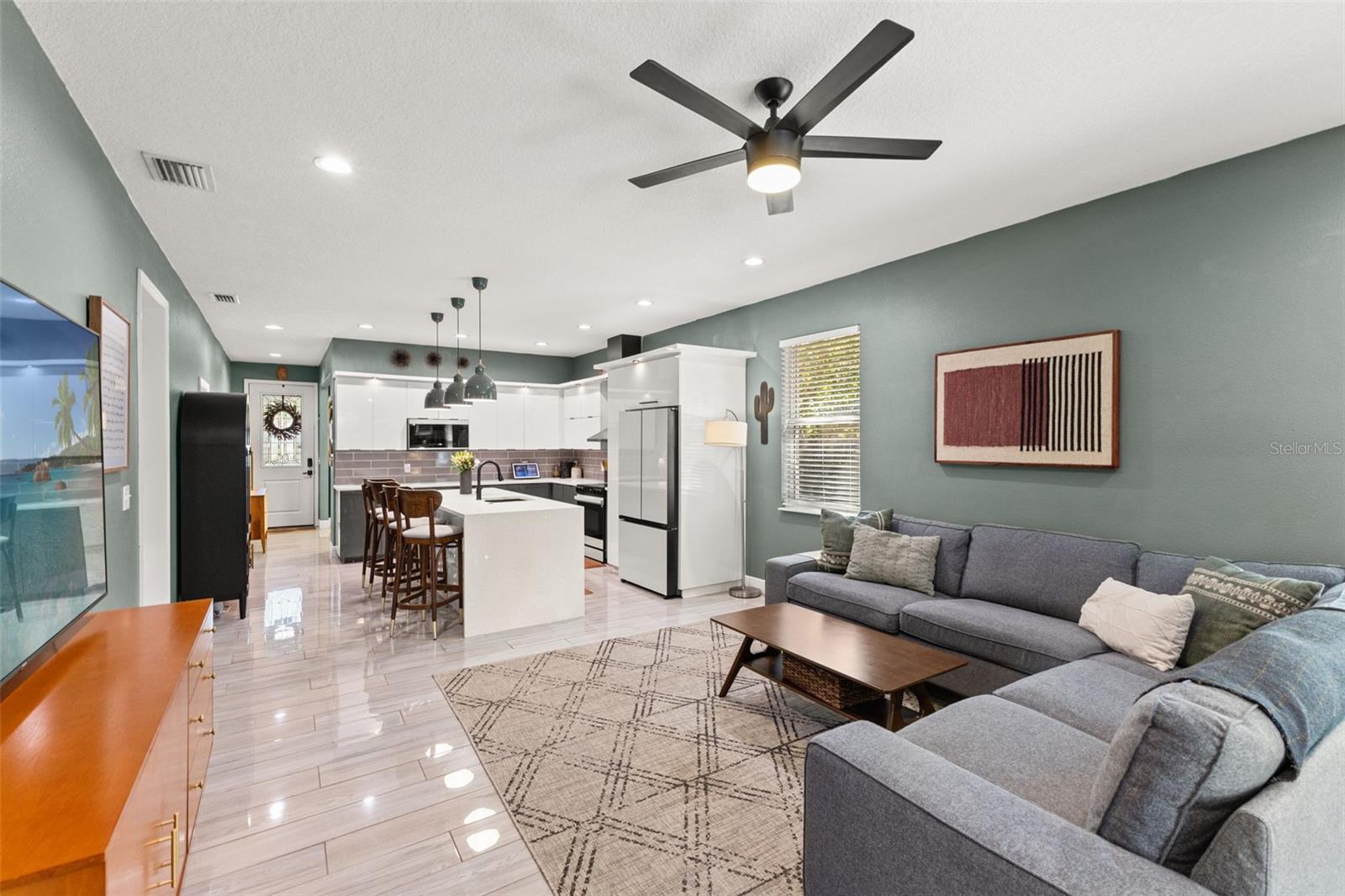 Listing photo id 5 for 1507 Hillside Drive