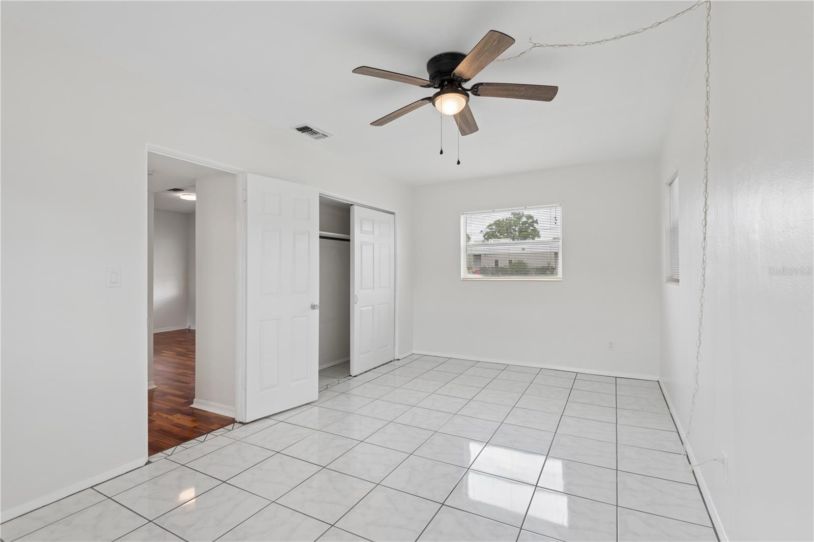 Image 12 of 15 For 10610 98th Terrace