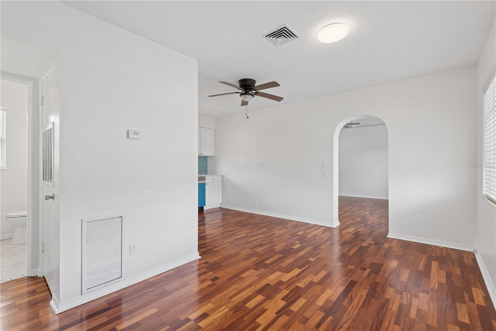 Image 4 of 15 For 10610 98th Terrace