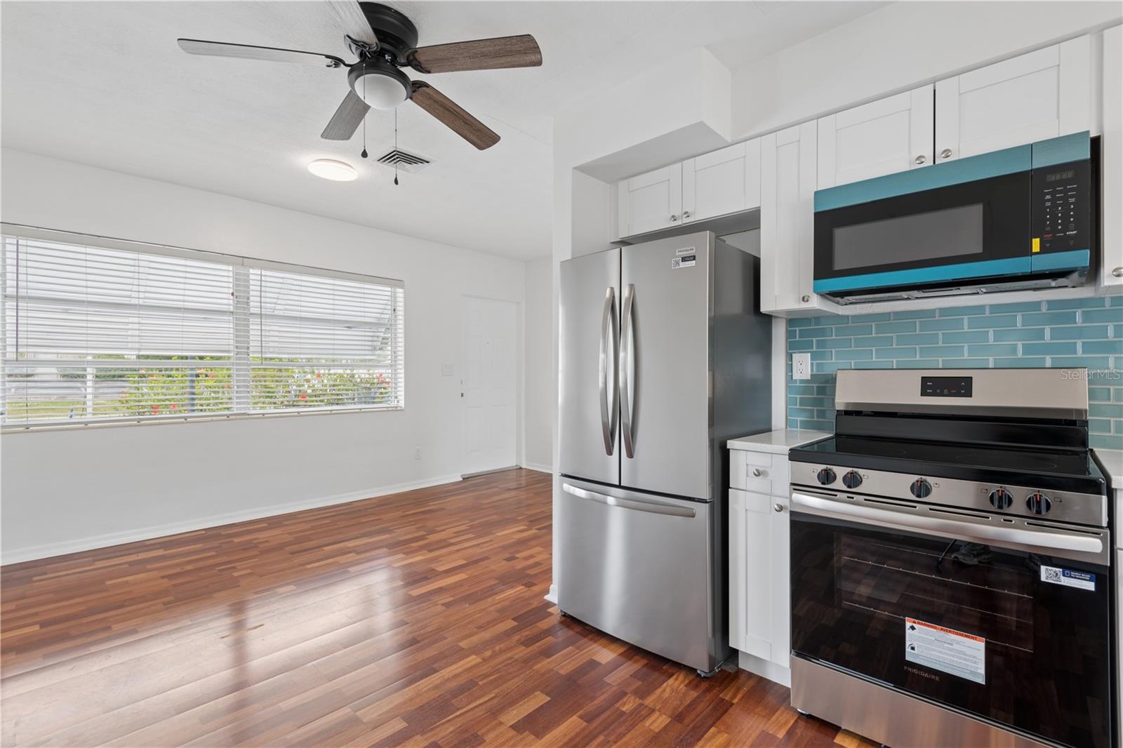 Image 5 of 15 For 10610 98th Terrace