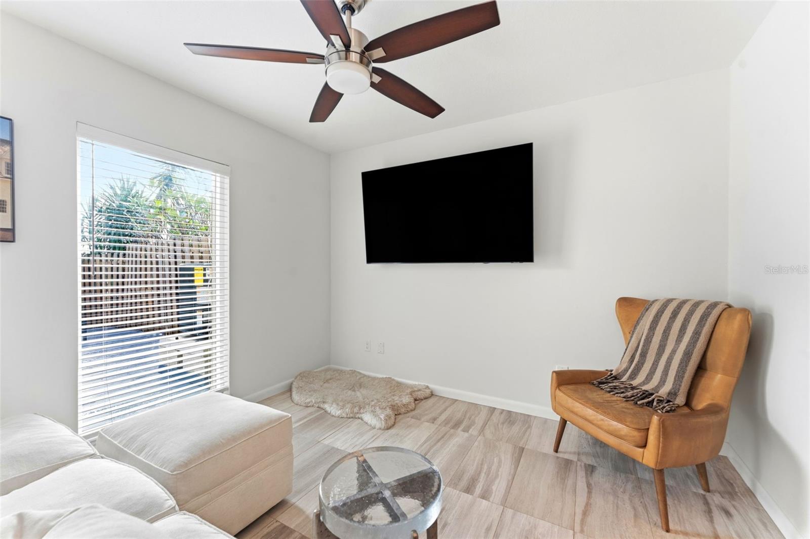 Image 19 of 46 For 105 Davis Boulevard B